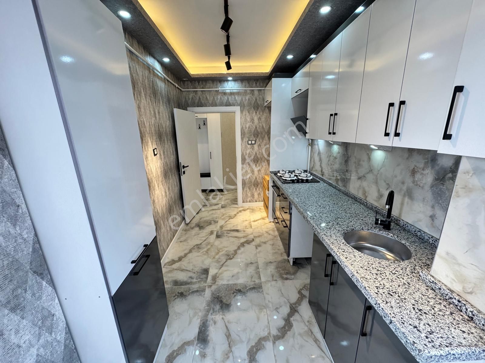 Sanatoryum Cad Paraleli 3+1 1.katta Lüx Yapılı Cepheleri Açık - Görsel 22