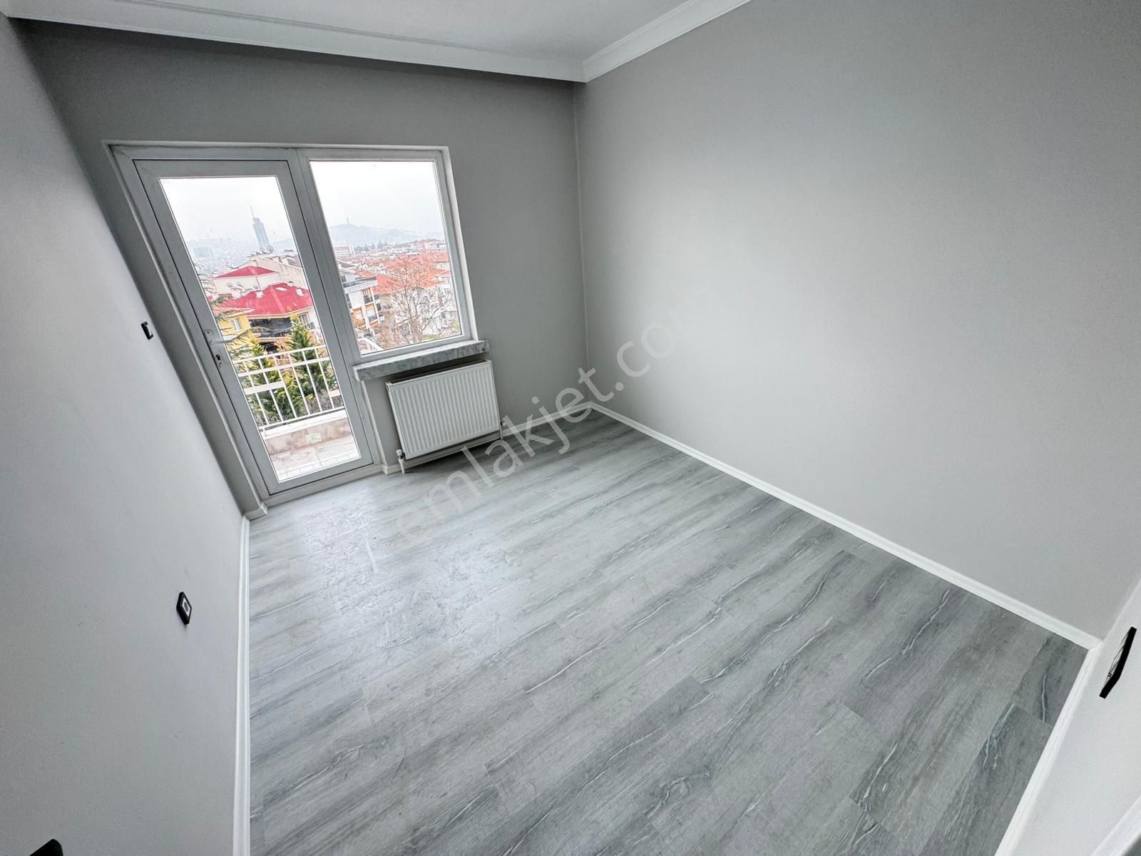 Sanatoryum Cad Paraleli 3+1 1.katta Lüx Yapılı Cepheleri Açık - Görsel 3