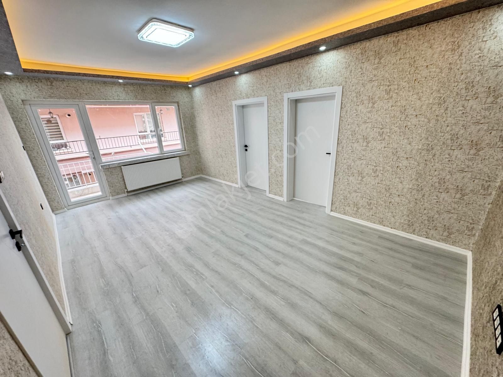 Sanatoryum Cad Paraleli 3+1 1.katta Lüx Yapılı Cepheleri Açık - Görsel 11