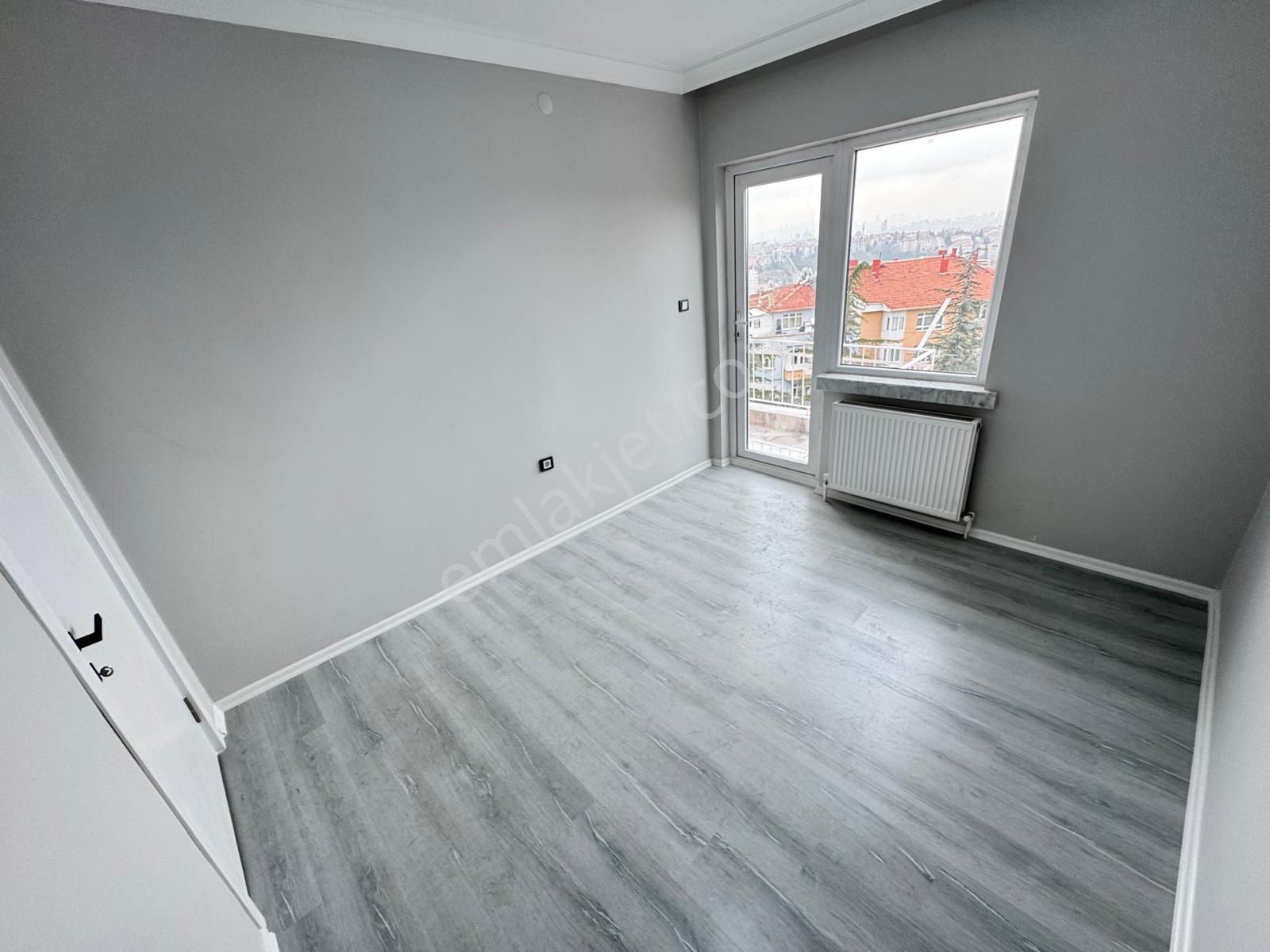 Sanatoryum Cad Paraleli 3+1 1.katta Lüx Yapılı Cepheleri Açık