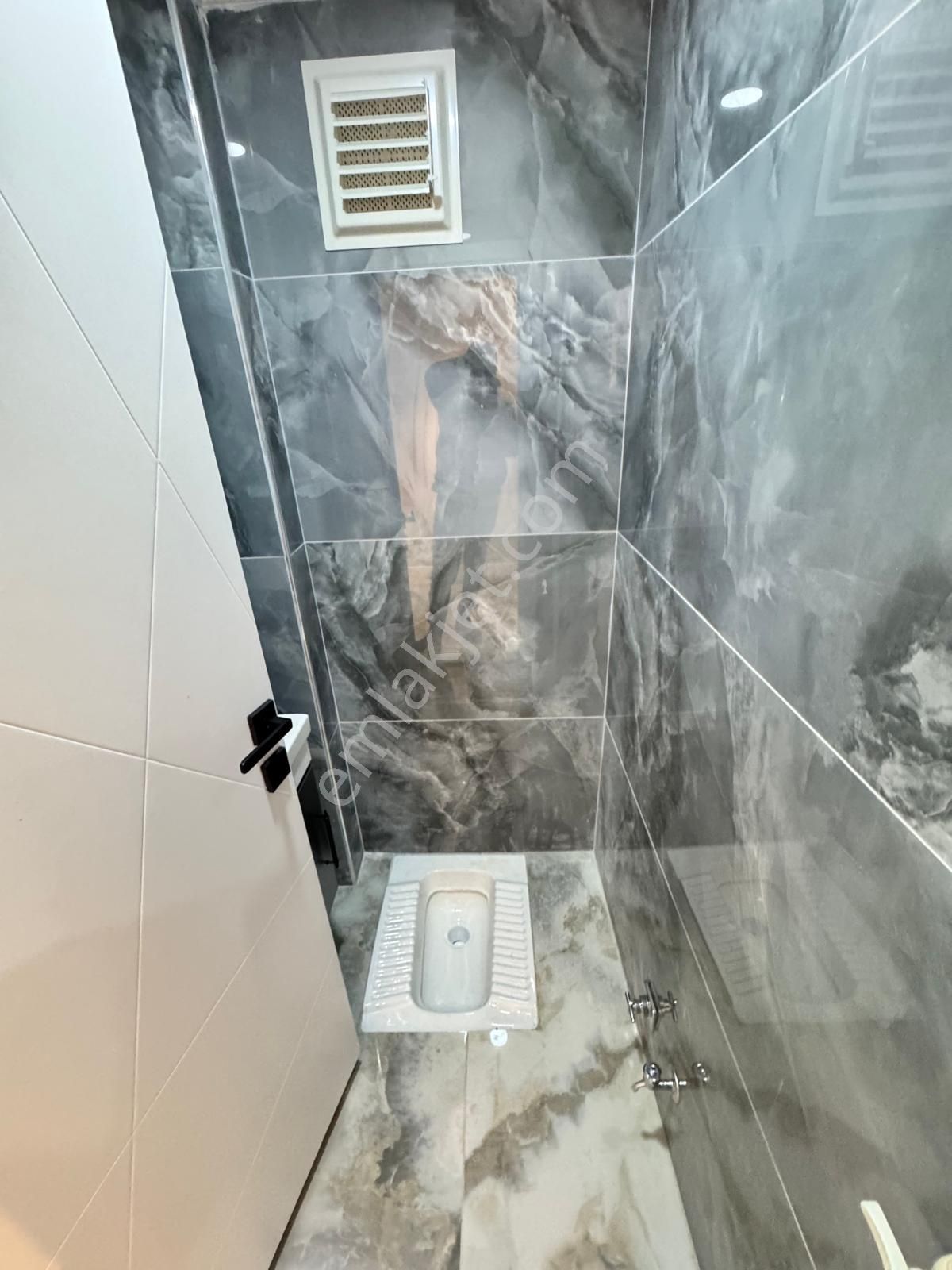 Sanatoryum Cad Paraleli 3+1 1.katta Lüx Yapılı Cepheleri Açık - Görsel 16