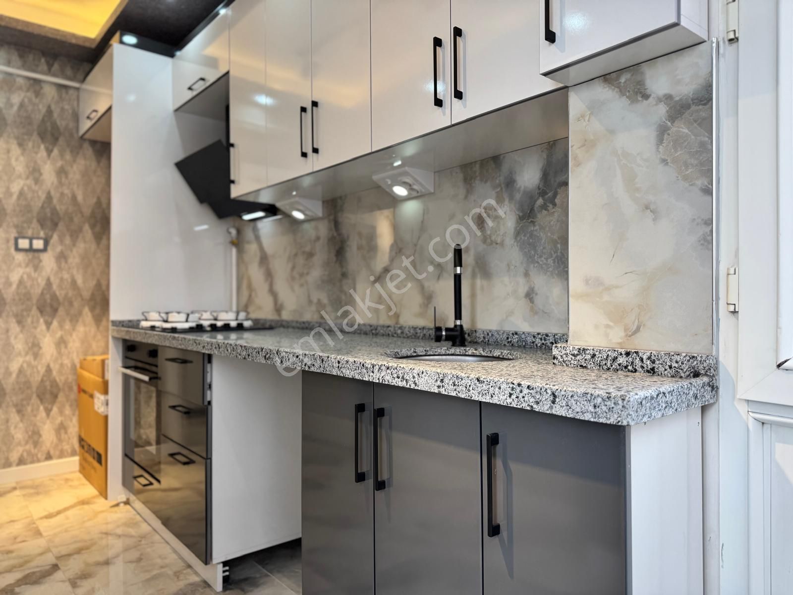 Sanatoryum Cad Paraleli 3+1 1.katta Lüx Yapılı Cepheleri Açık - Görsel 21