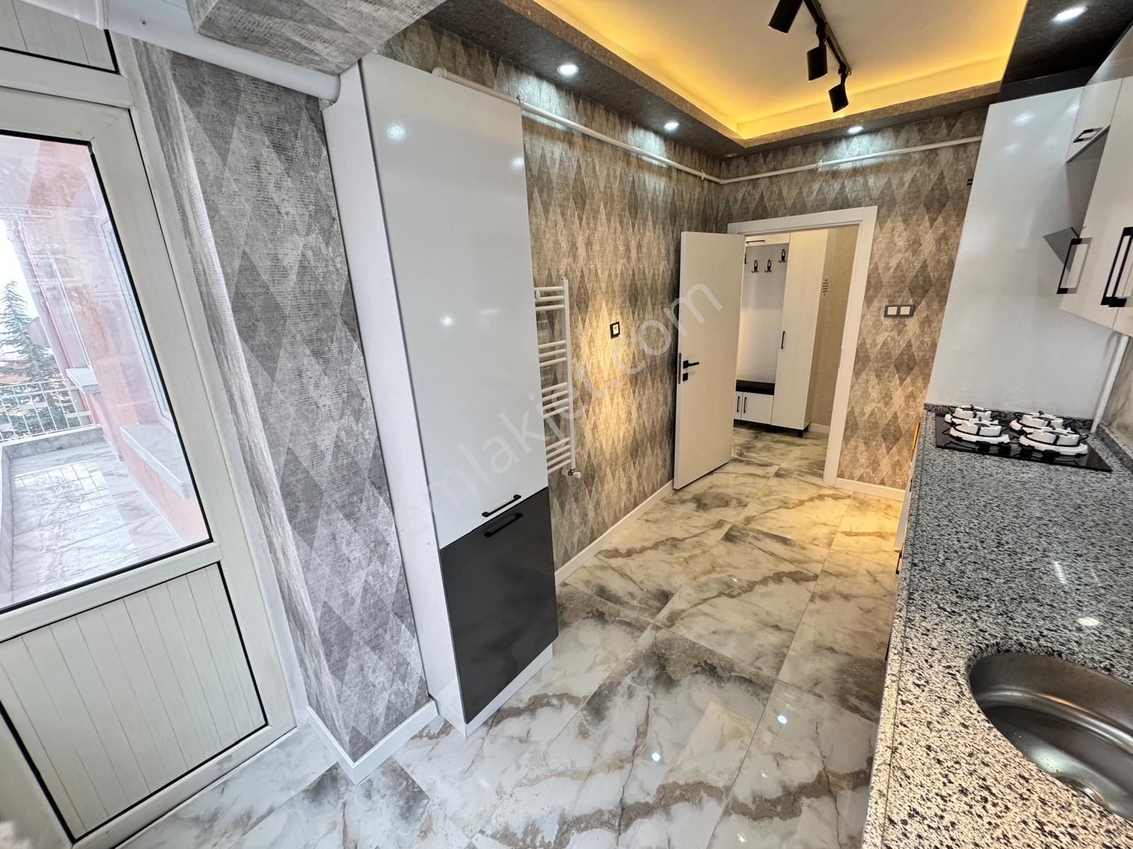 Sanatoryum Cad Paraleli 3+1 1.katta Lüx Yapılı Cepheleri Açık - Görsel 28