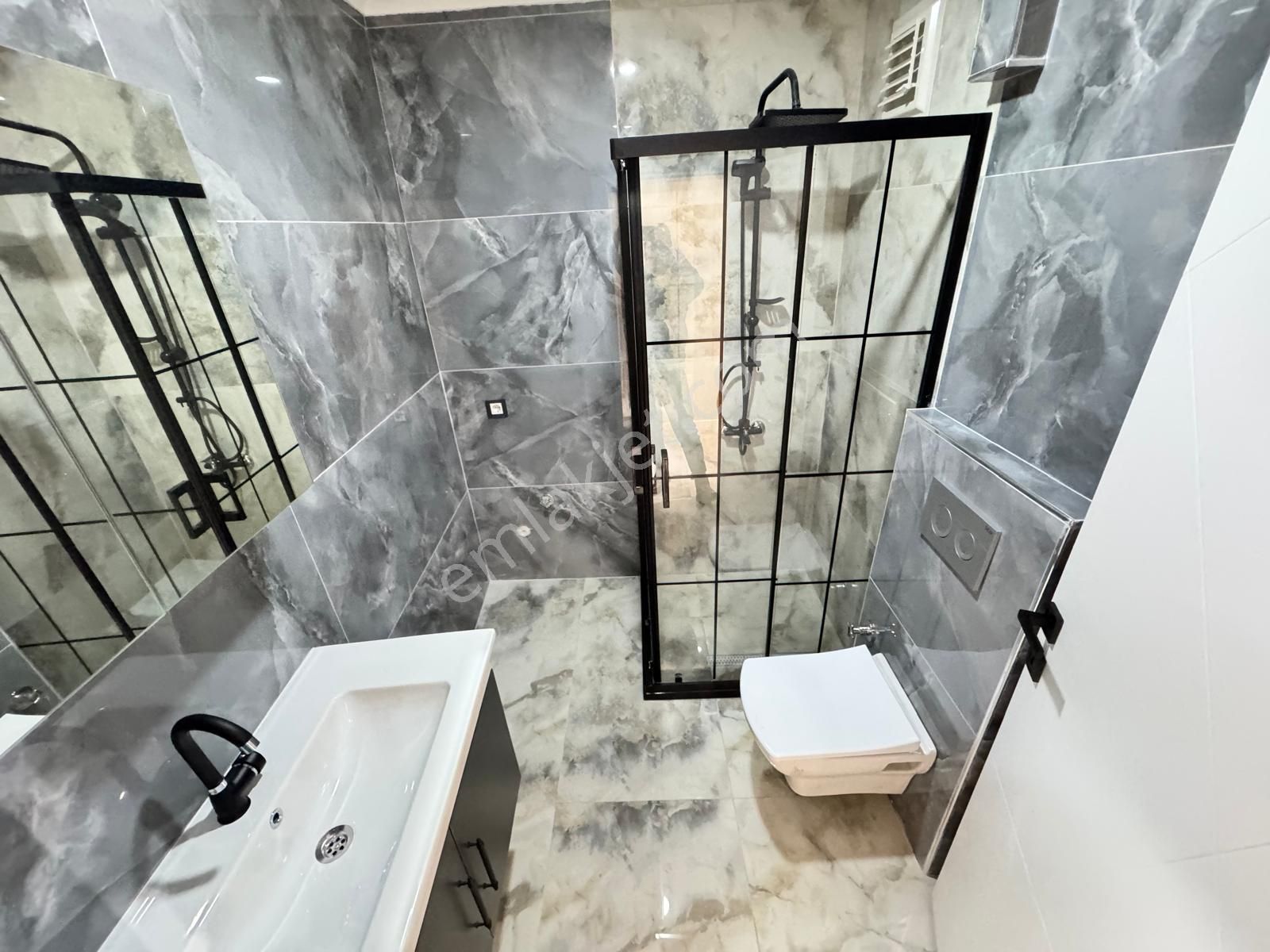 Sanatoryum Cad Paraleli 3+1 1.katta Lüx Yapılı Cepheleri Açık - Görsel 15