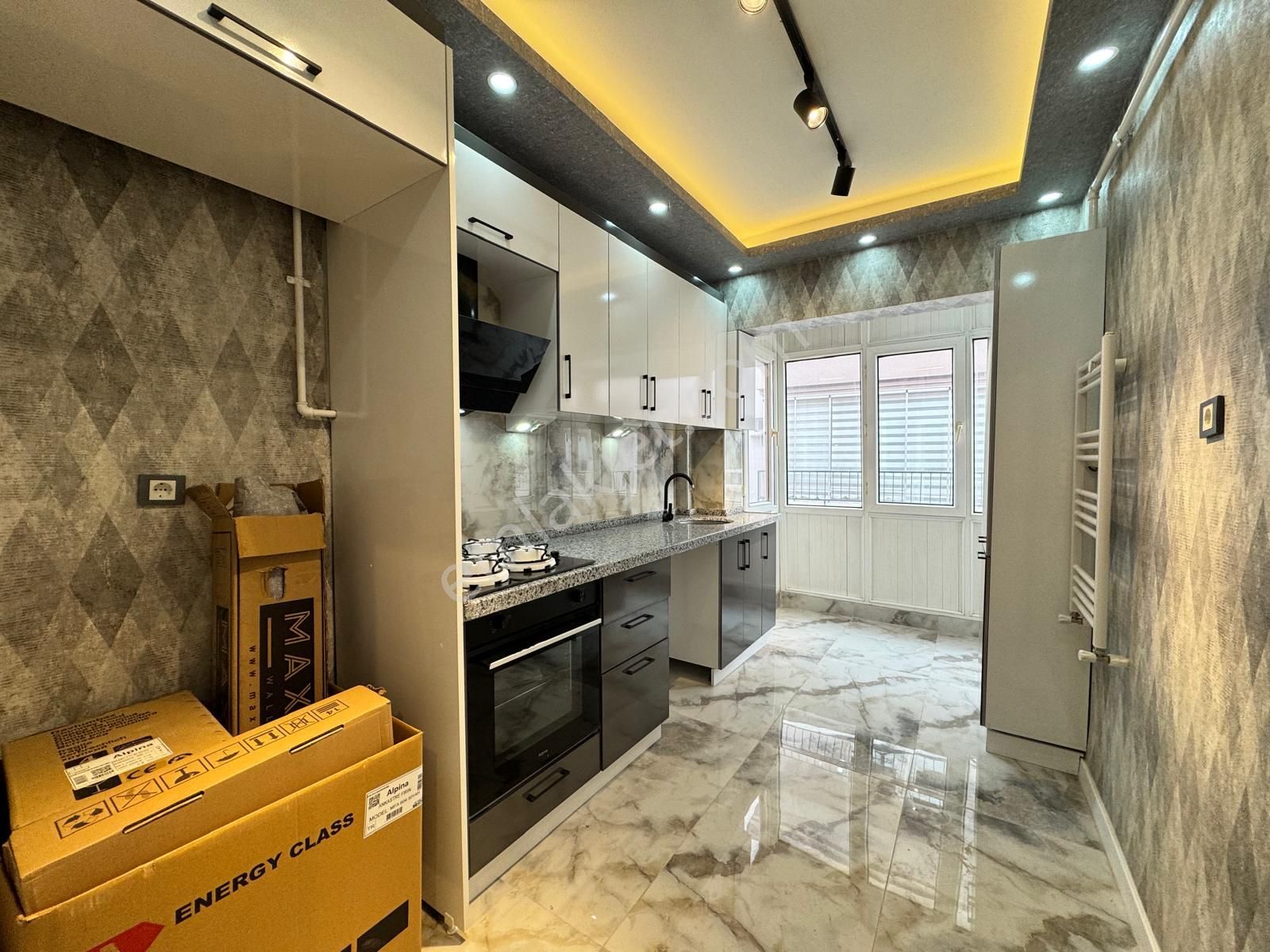 Sanatoryum Cad Paraleli 3+1 1.katta Lüx Yapılı Cepheleri Açık - Görsel 25