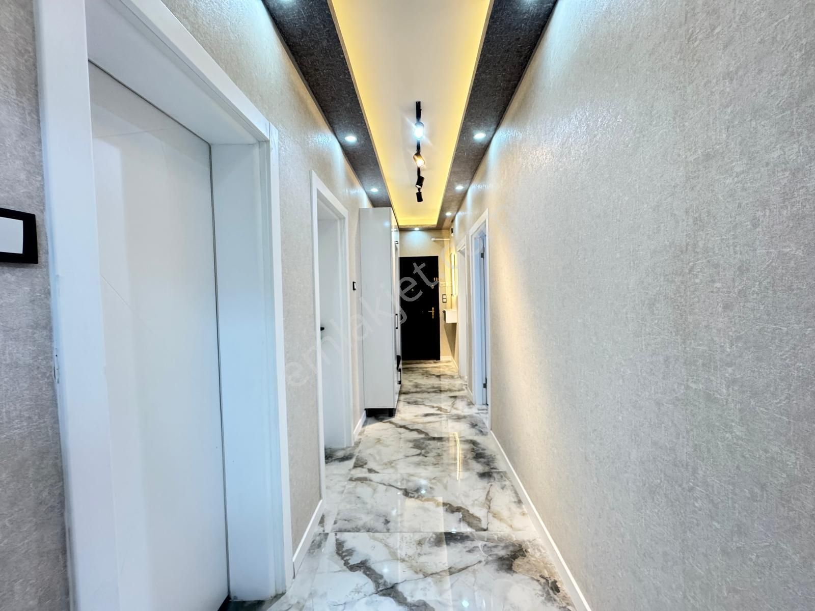 Sanatoryum Cad Paraleli 3+1 1.katta Lüx Yapılı Cepheleri Açık - Görsel 13