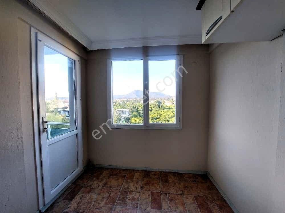 Seferihisar Ürkmez Merkez'de Satılık 2+1 Daire Ayrı Mutfak - Görsel 22