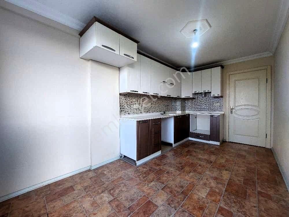 Seferihisar Ürkmez Merkez'de Satılık 2+1 Daire Ayrı Mutfak - Görsel 13