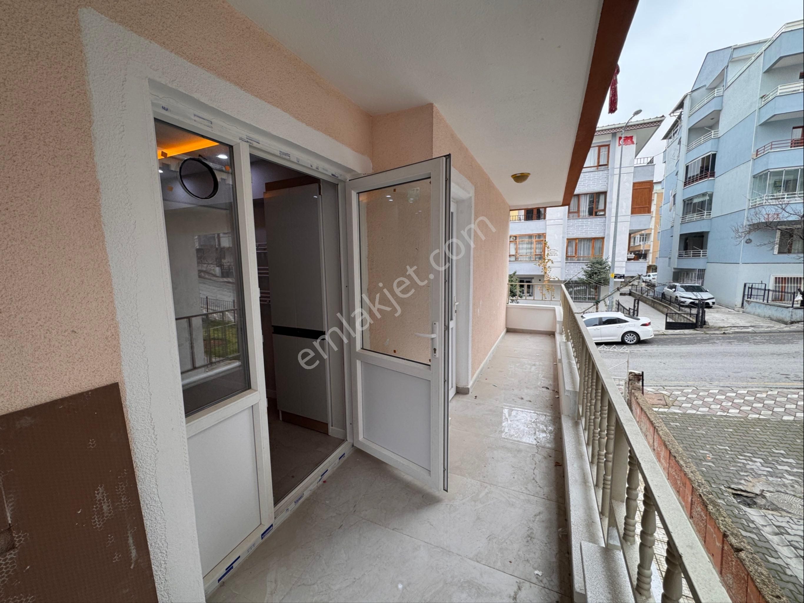 Salı Pazarının Yanında Yapılı Satılık Ara Kat 3+1 Daire - Görsel 15