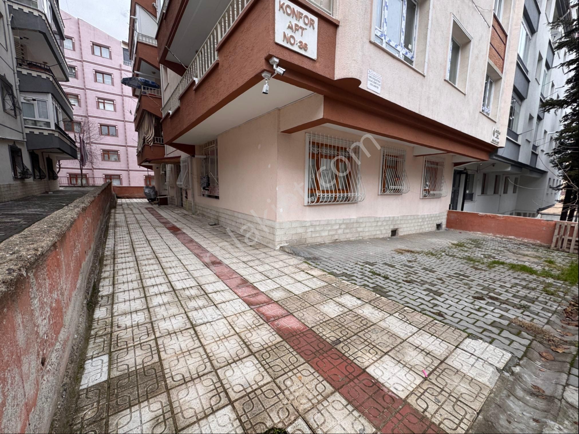 Salı Pazarının Yanında Yapılı Satılık Ara Kat 3+1 Daire - Görsel 2