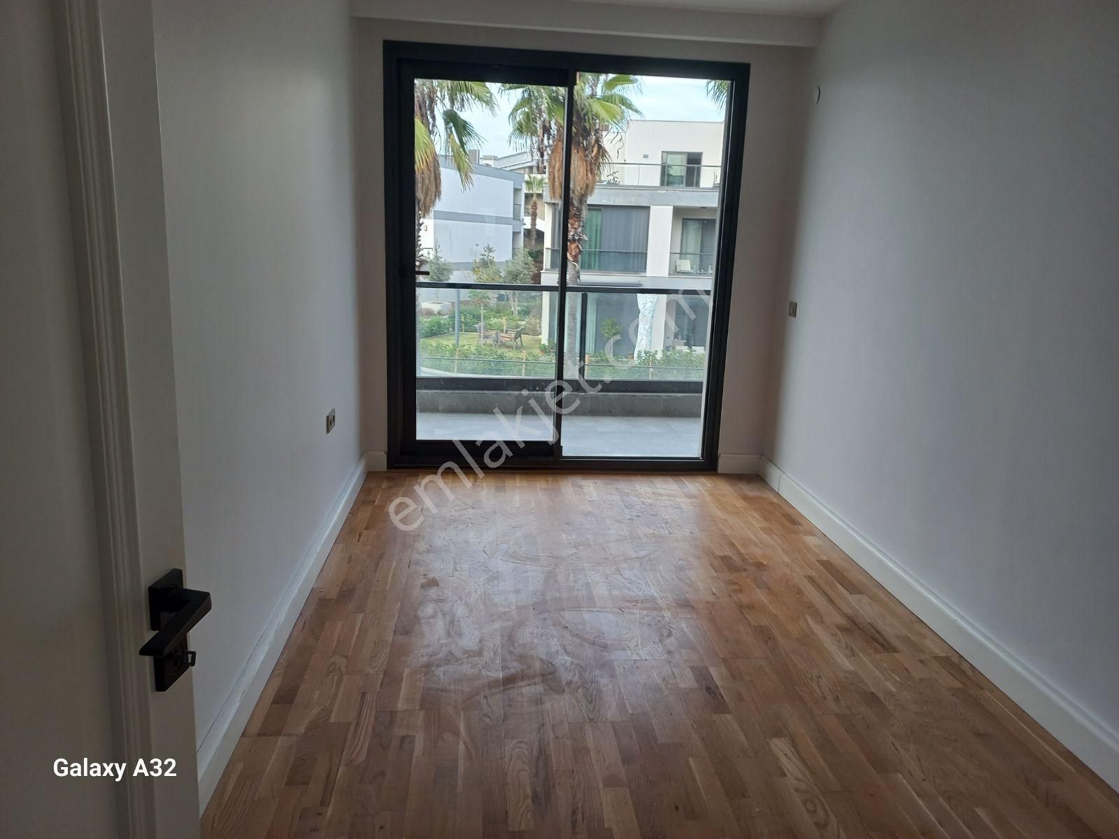 Emlak Buraya'dan Landor Sitesinde Havuz Manzaralı 3+1 Lüks Daire - Görsel 26