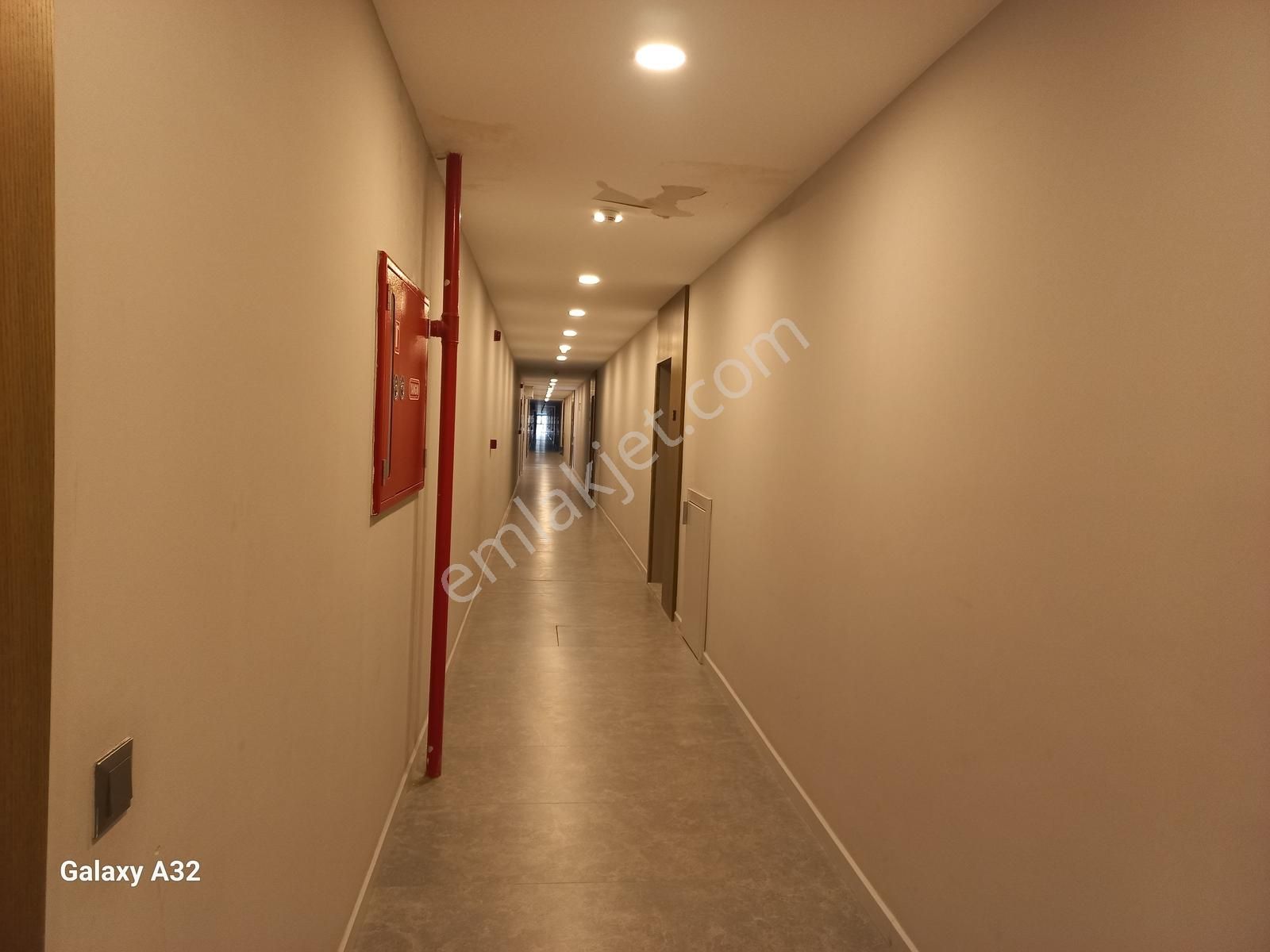 Emlak Buraya'dan Landor Sitesinde Havuz Manzaralı 3+1 Lüks Daire - Görsel 3