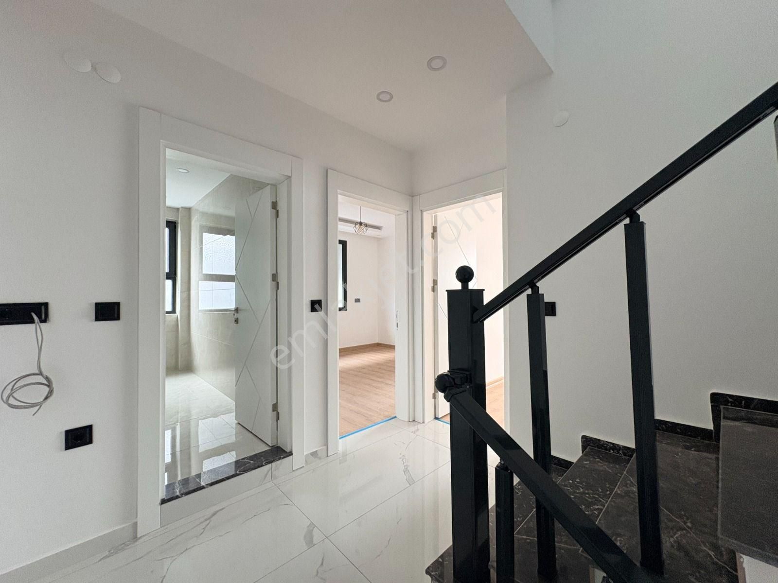 Efeler’de Açık Mutfak, 3+1 Merkezi Konum Pazarlıklı Villa - Görsel 6