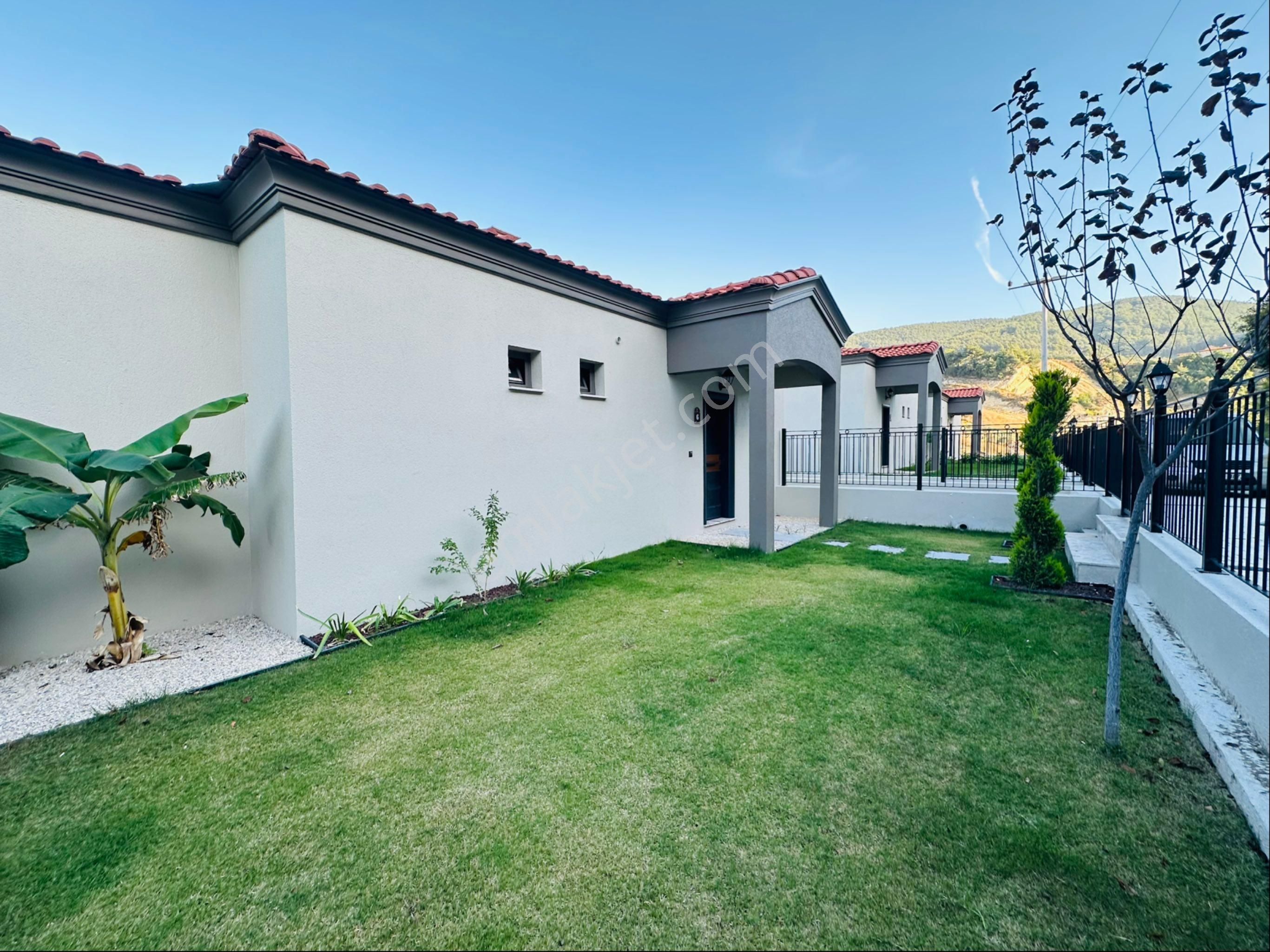 Kuşadası Davutlar Ağaçlıda Konsept 2+1 Tek Kat Bahceli Daire - Görsel 4