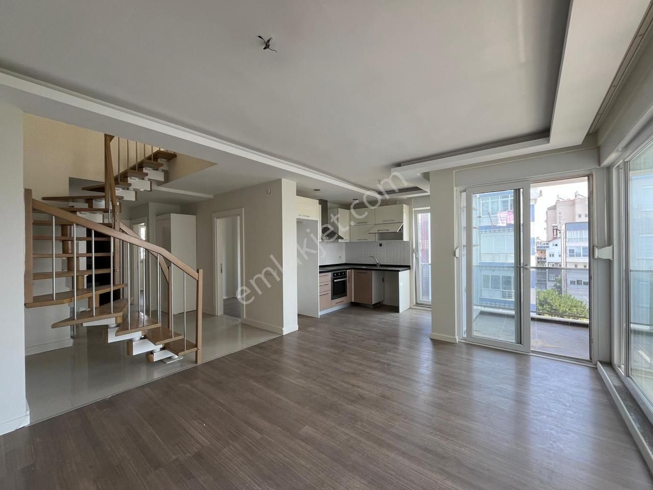 Denize 900 M. Mesafede Geniş Şık Dubleks 3+1