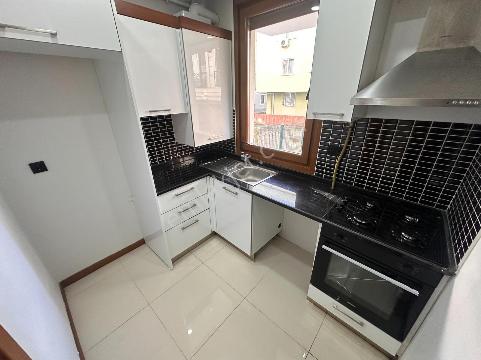 Tamiş'den İdealtepe Sahil'de Ayrı Mutfaklı Teras Ve Bahçeli 2+1 - Görsel 6