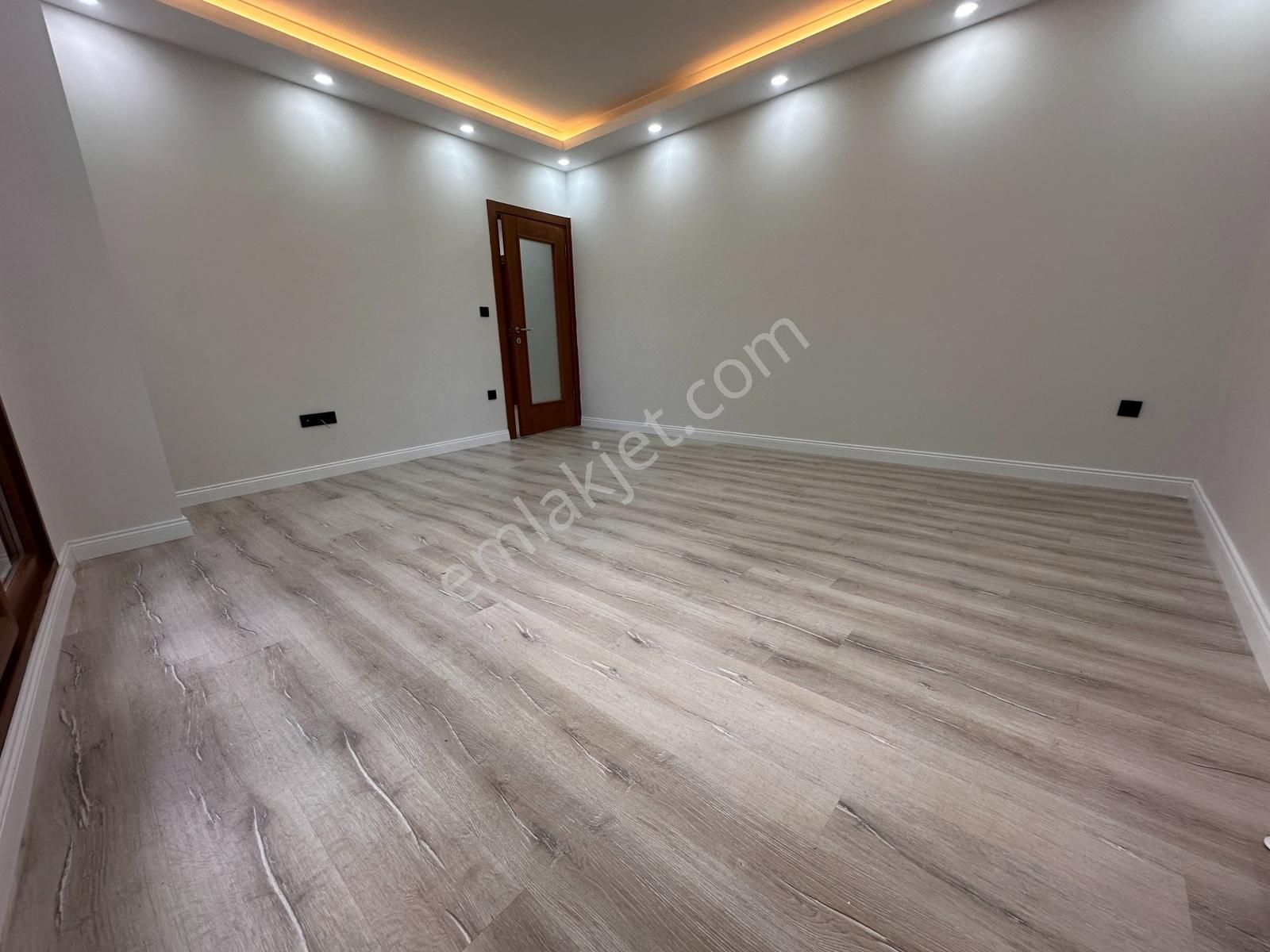 Tamiş'den İdealtepe Sahil'de Ayrı Mutfaklı Teras Ve Bahçeli 2+1 - Görsel 8