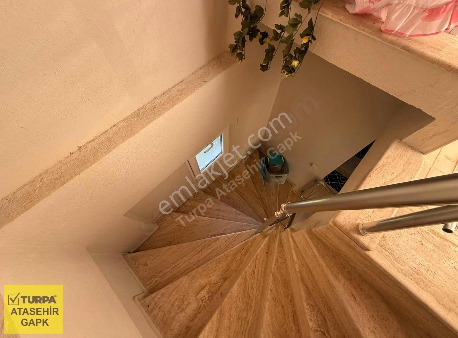 Dikili Salihler'de Satılık Triplex Villa - Görsel 16