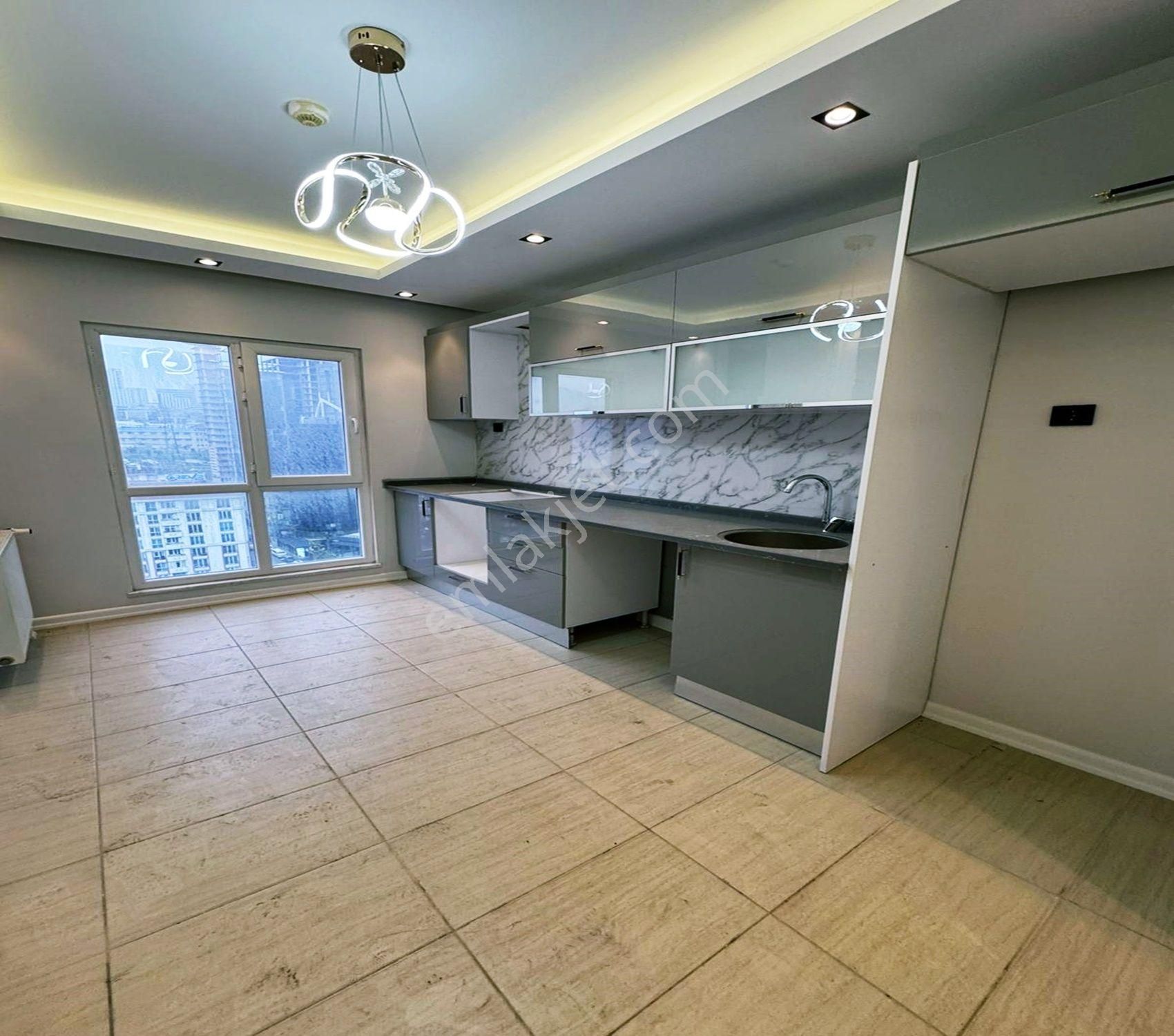 Sıte İçinde | Baştan Sona Özel Tasarım | Şık Dekorasyonlu 2+1 Daire - Görsel 26