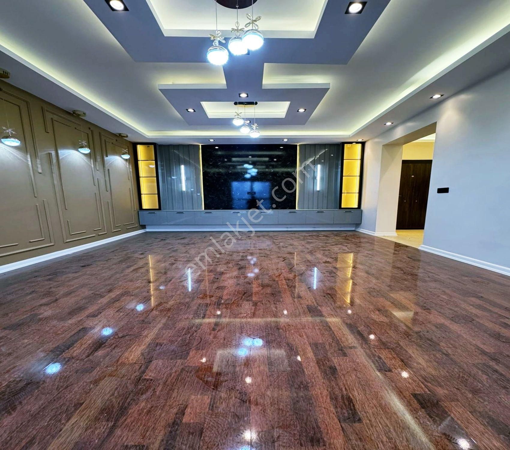 Sıte İçinde | Baştan Sona Özel Tasarım | Şık Dekorasyonlu 2+1 Daire