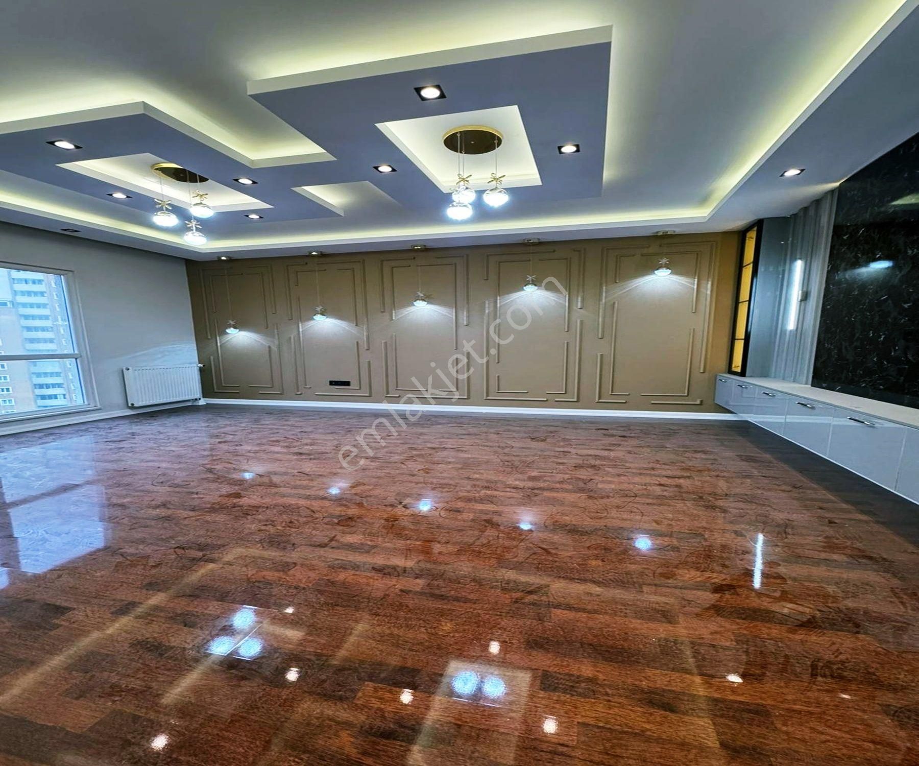 Sıte İçinde | Baştan Sona Özel Tasarım | Şık Dekorasyonlu 2+1 Daire - Görsel 2