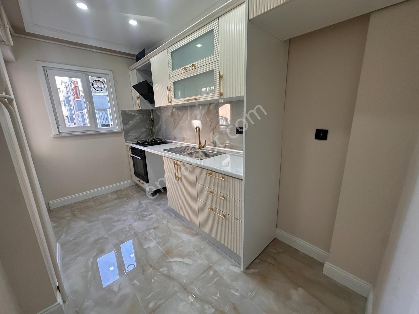 Tamiş'den İdealtepe Eraykent Sit.'de Asansörlü Otoprklı 2.kat3+1