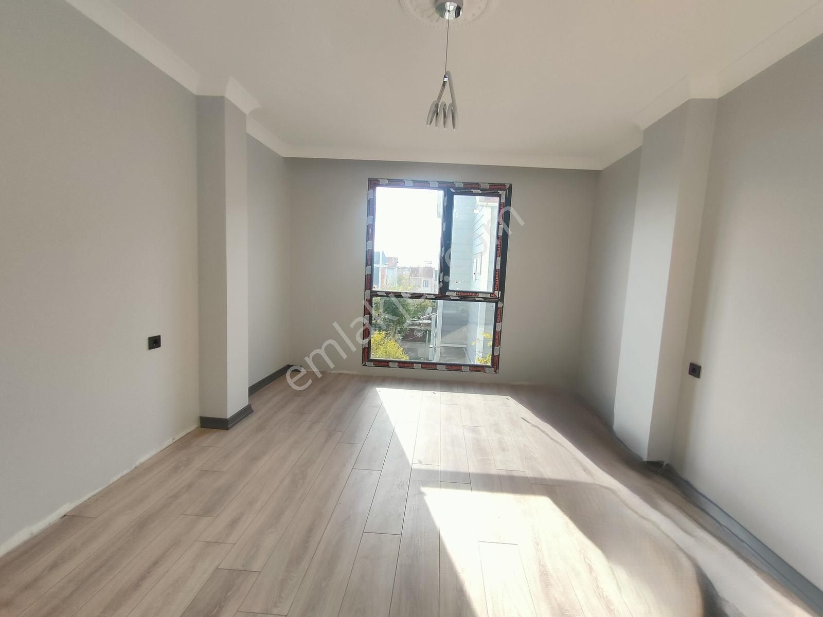 Kartallardan Merkeze Yakın,kanalizasyonlu, Alttan Isıtmalı Villa - Görsel 31