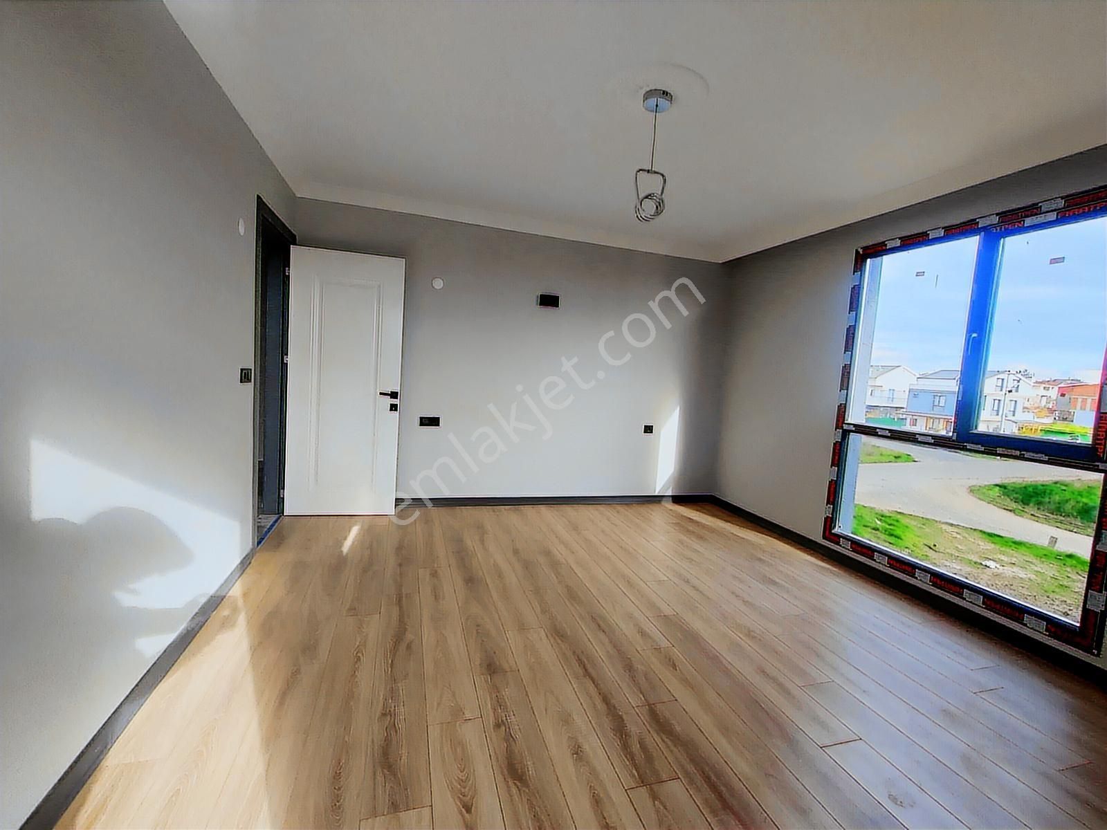 Kartallardan Merkeze Yakın,kanalizasyonlu, Alttan Isıtmalı Villa - Görsel 33