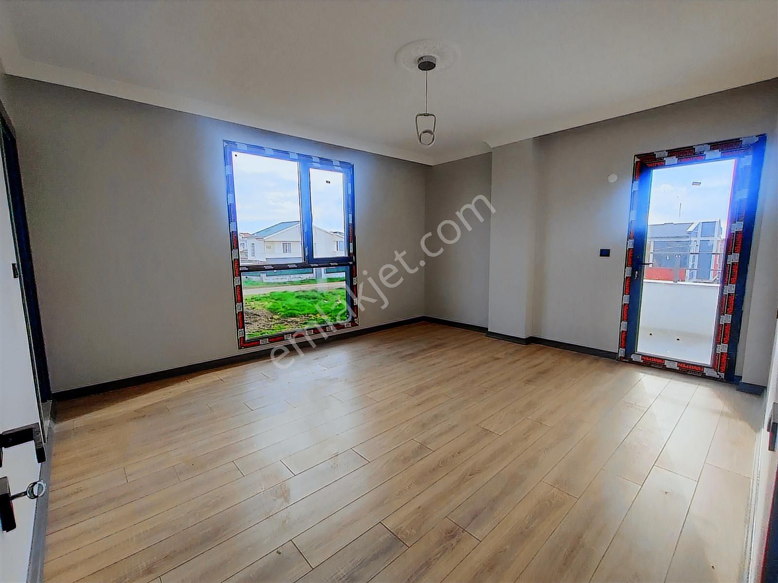 Kartallardan Merkeze Yakın,kanalizasyonlu, Alttan Isıtmalı Villa - Görsel 32