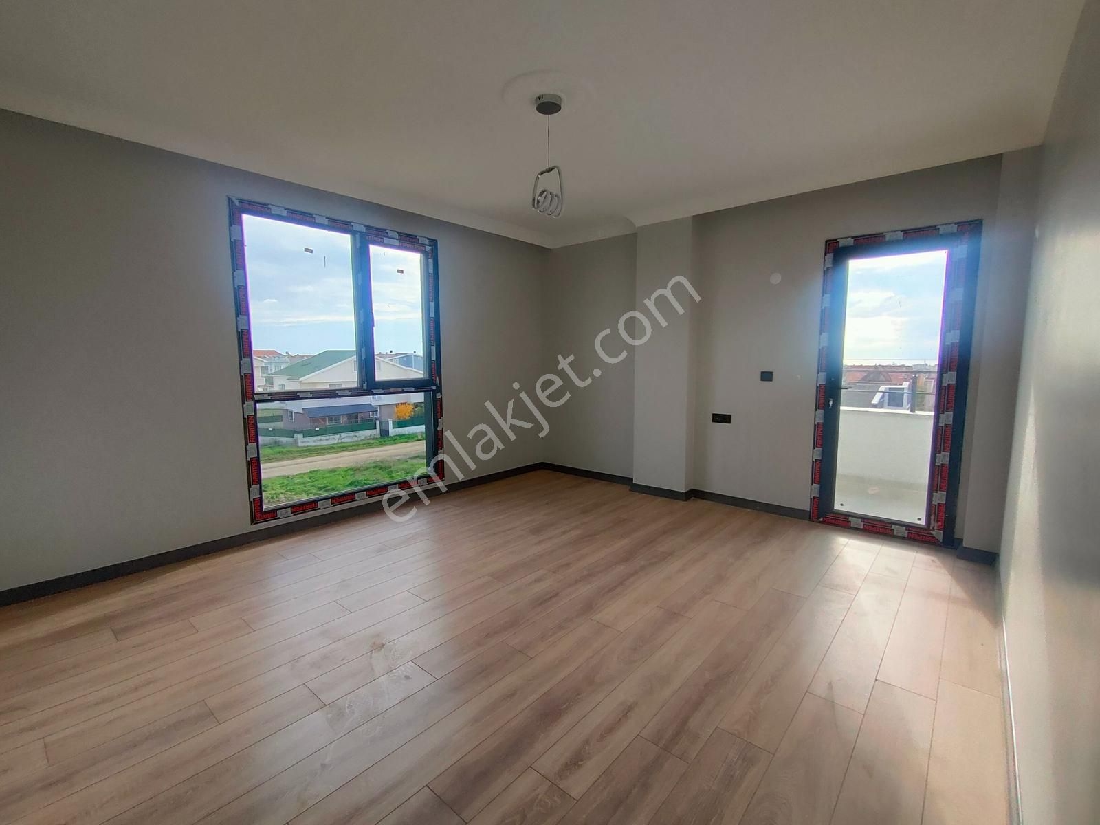 Kartallardan Merkeze Yakın,kanalizasyonlu, Alttan Isıtmalı Villa - Görsel 27