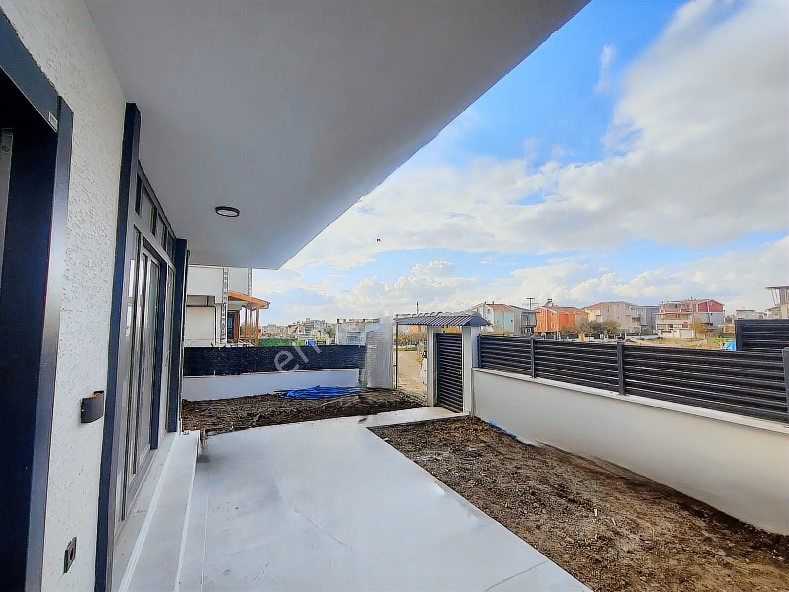 Kartallardan Merkeze Yakın,kanalizasyonlu, Alttan Isıtmalı Villa - Görsel 13