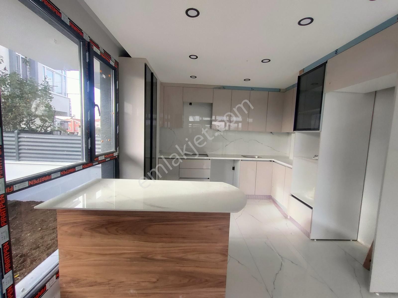 Kartallardan Merkeze Yakın,kanalizasyonlu, Alttan Isıtmalı Villa - Görsel 28