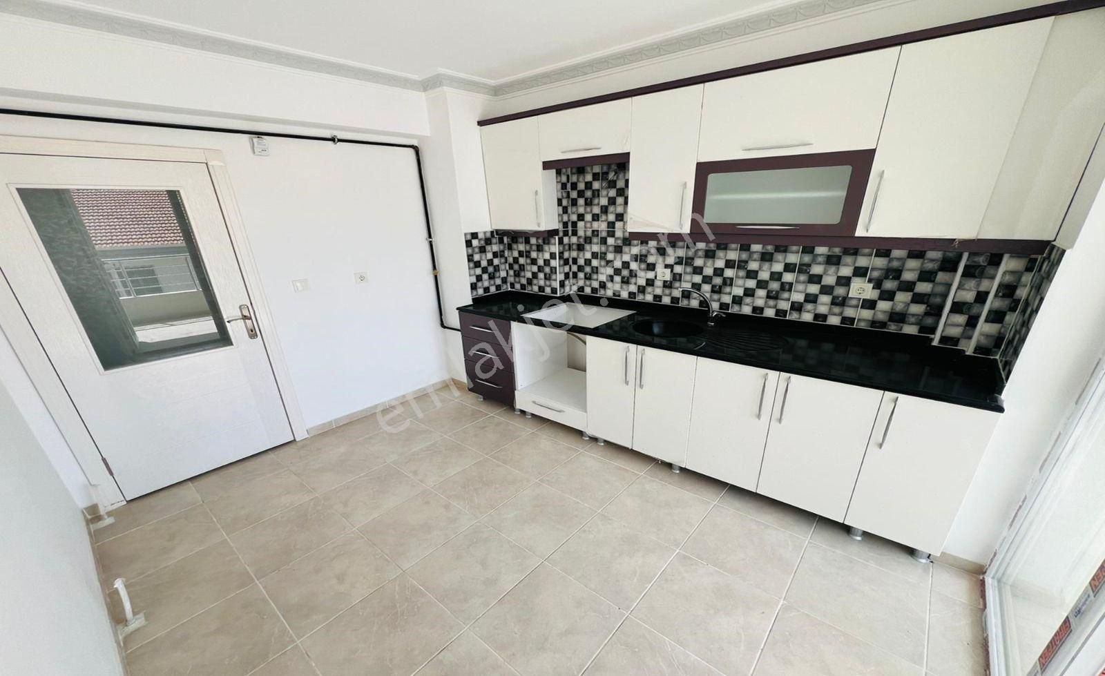 Keçiören Kanunı Mah Kök Tapu Yeni Bina Katta 3+1 Yapılı Masrafsız Acil Satılık Daire