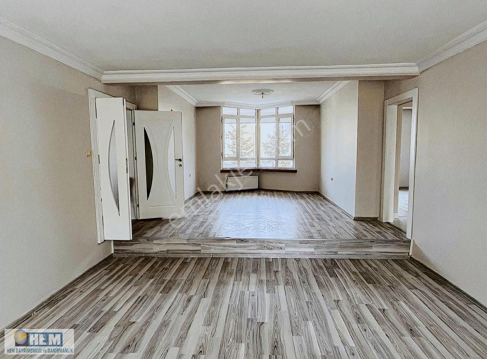 Serhat Mahallesinde Kiralık 3+1 Ebeveyn Banyolu Ara Kat Daire - Görsel 13