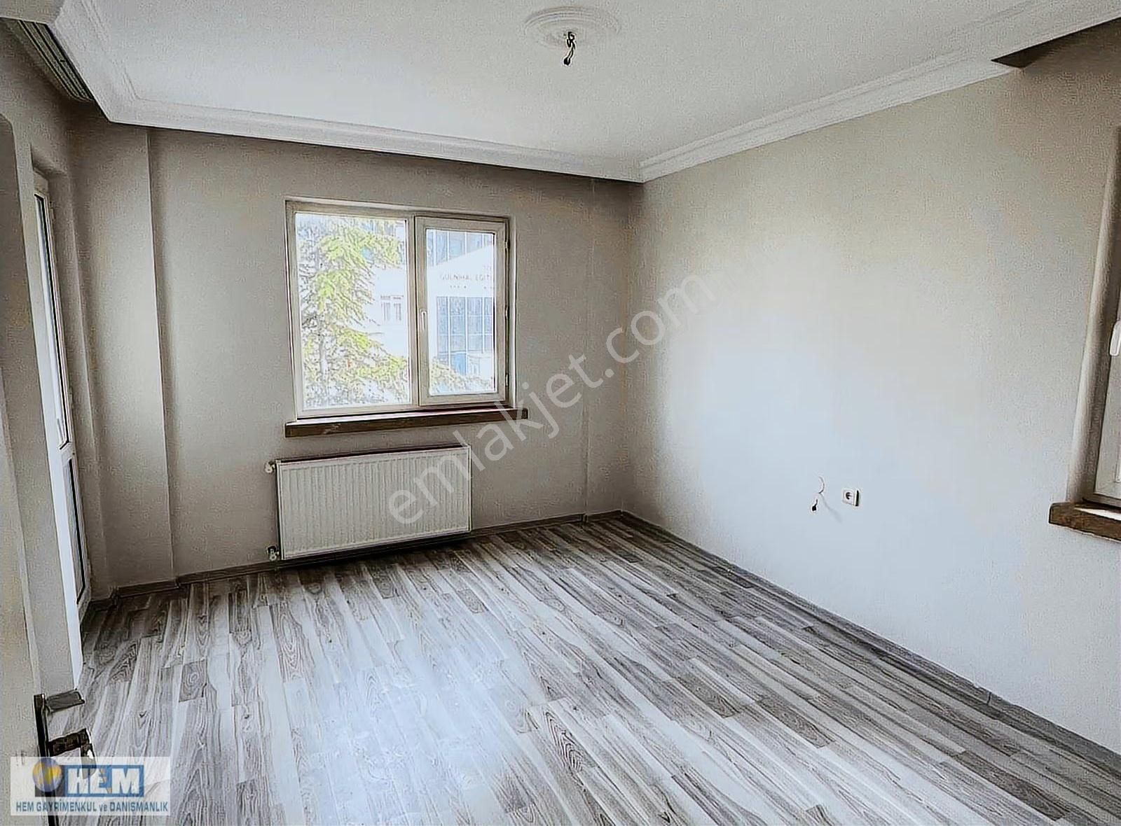 Serhat Mahallesinde Kiralık 3+1 Ebeveyn Banyolu Ara Kat Daire - Görsel 24