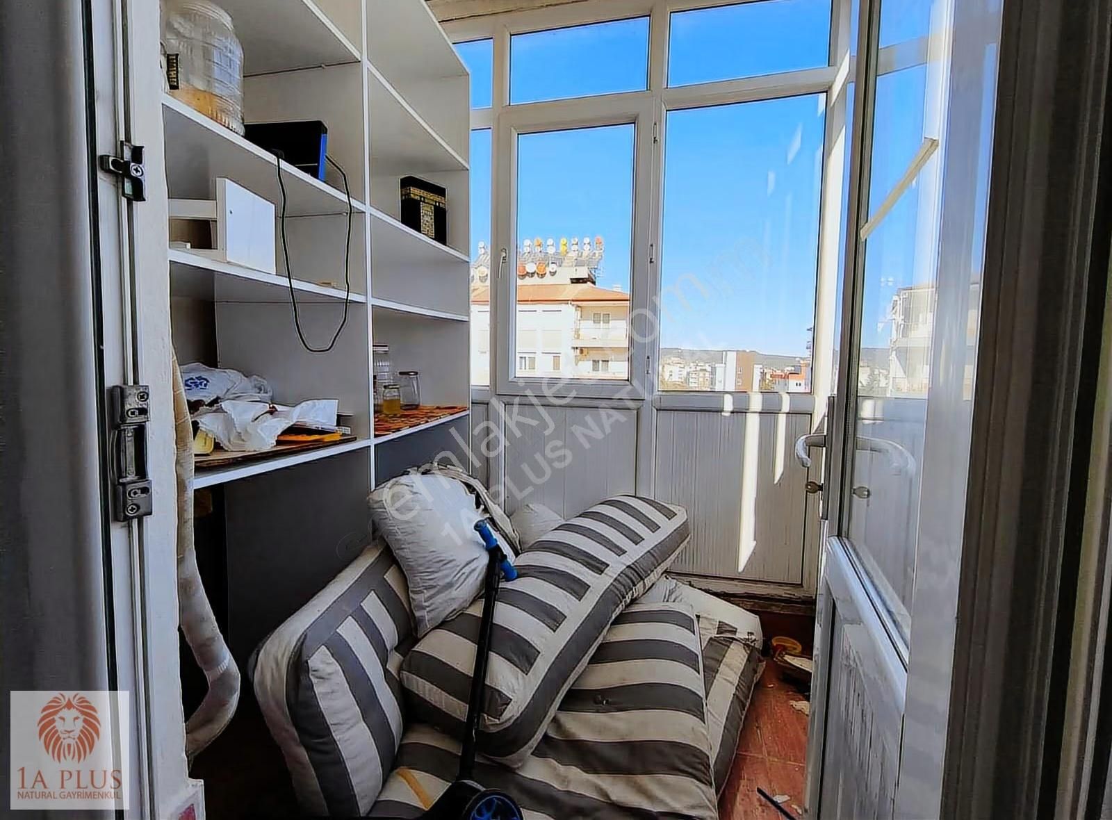 3+1 155 M2 Asansörlü Ebeveyn Banyolu Ara Kat Temiz Sitede - Görsel 4