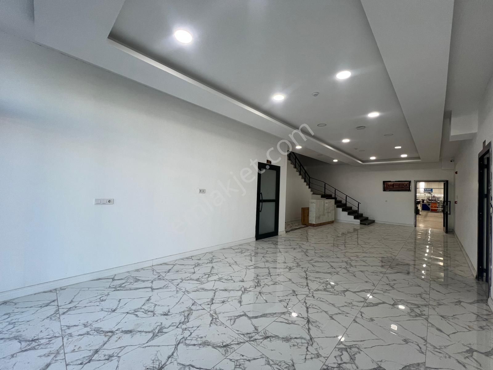 Makro Life Gayrimenkul'den Tekstil Kent'te Boş Kiralık Fabrika - Görsel 12