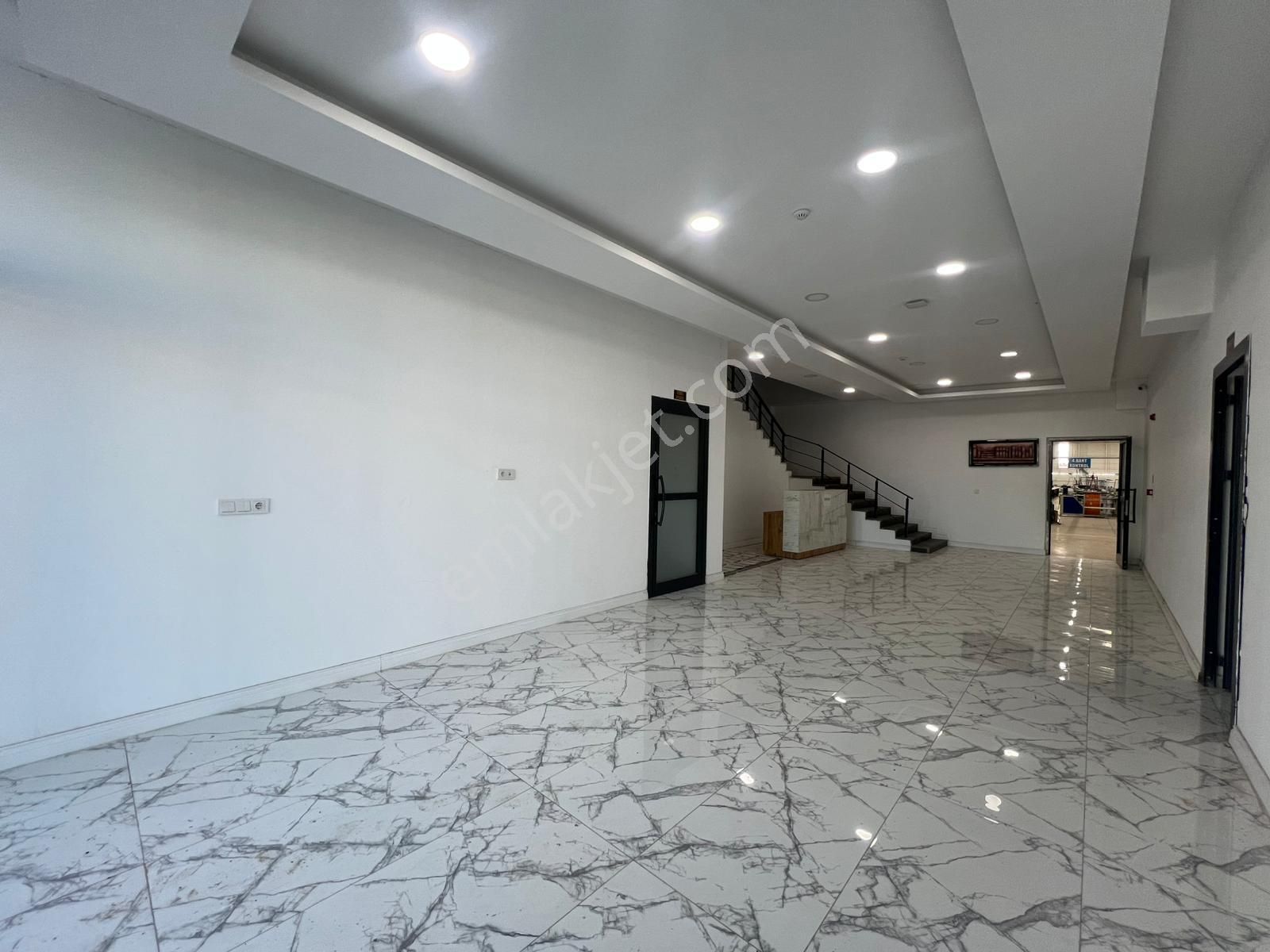 Makro Life Gayrimenkul'den Tekstil Kent'te Boş Kiralık Fabrika - Görsel 11