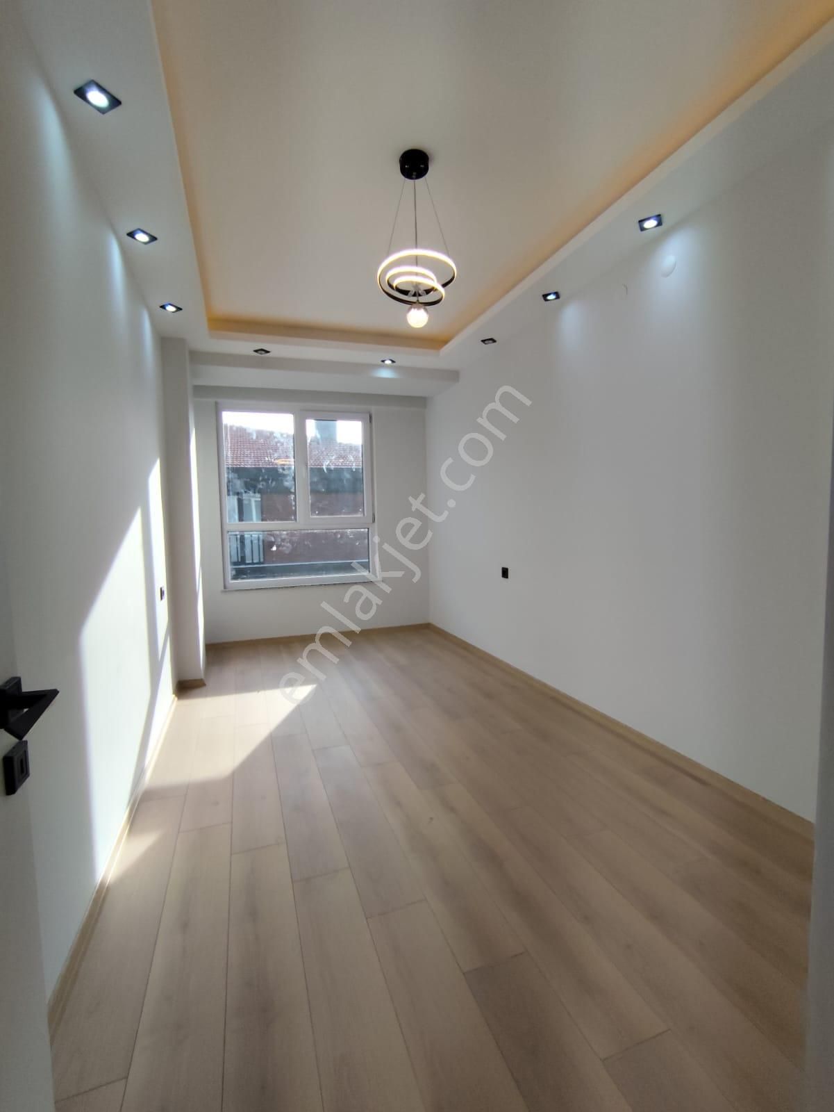 Özgür Gayrimenkul'den Çamlıca Mahallesinde Satılık 2+1 Daire - Görsel 5