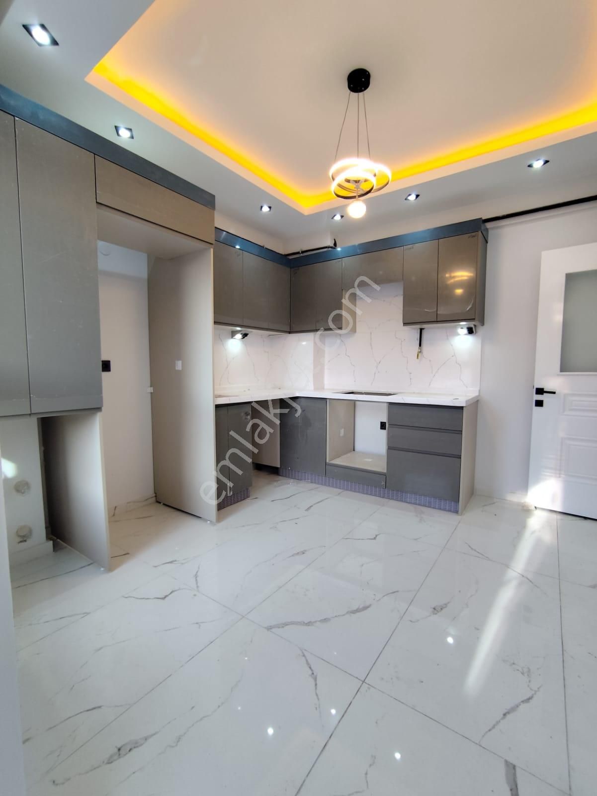 Özgür Gayrimenkul'den Çamlıca Mahallesinde Satılık 2+1 Daire - Görsel 2