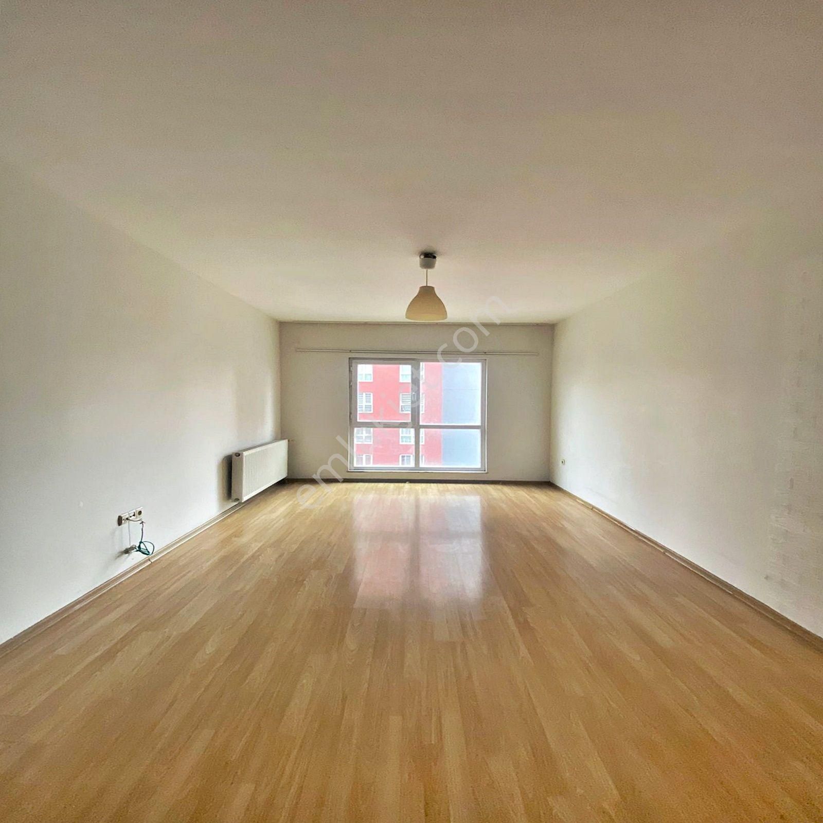 Site İçerisinde 1+1 Kiralık Ara Kat Daire