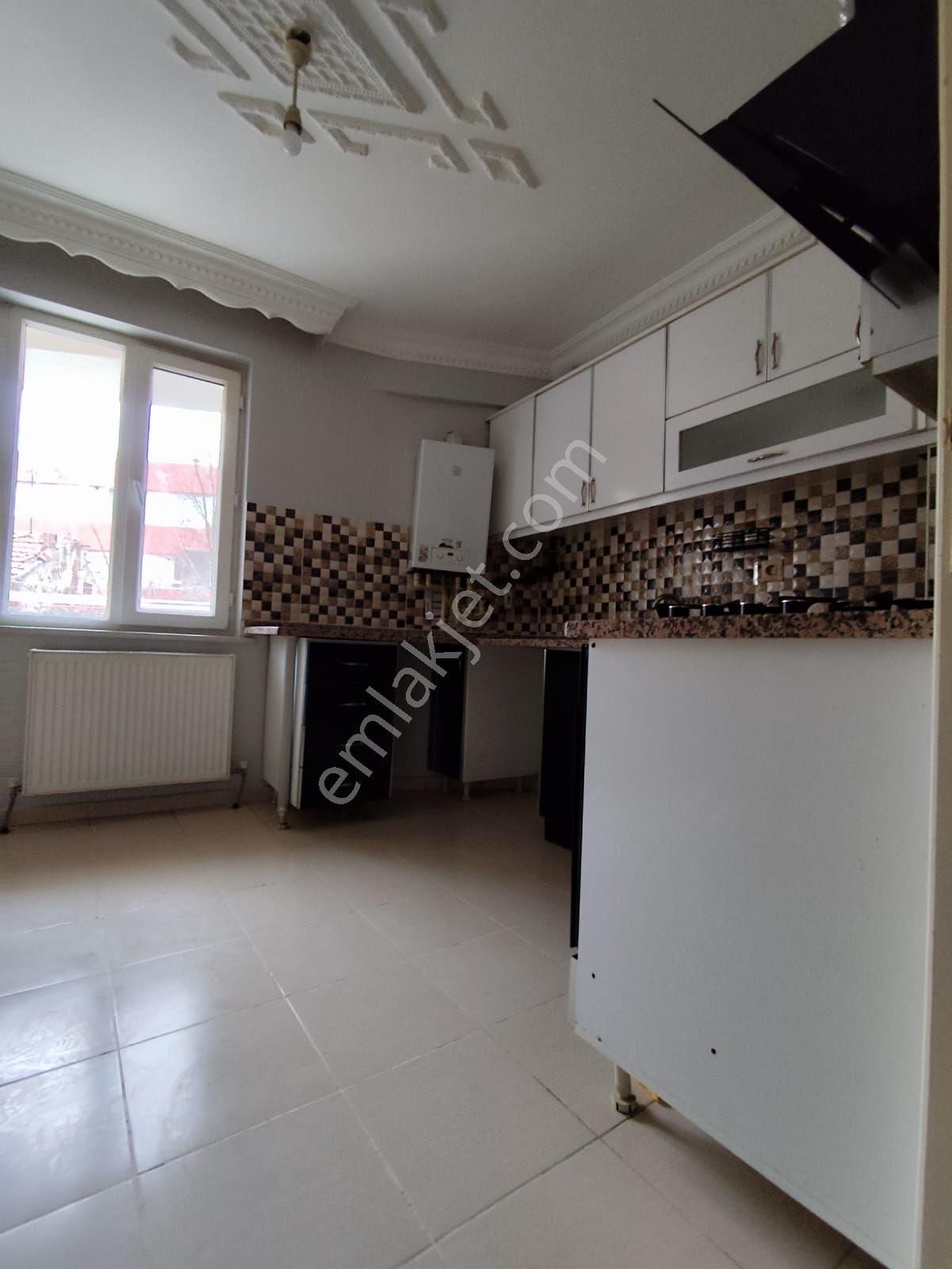 Tombakzade Cadde Üzeri Kiralık 2+1 - Görsel 24