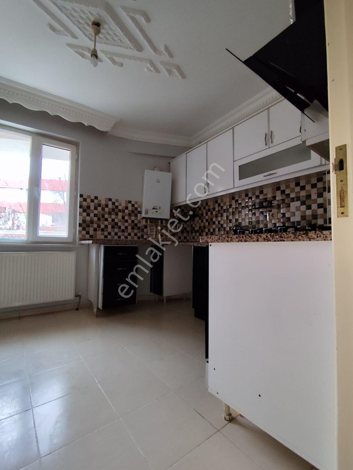 Tombakzade Cadde Üzeri Kiralık 2+1 - Görsel 23