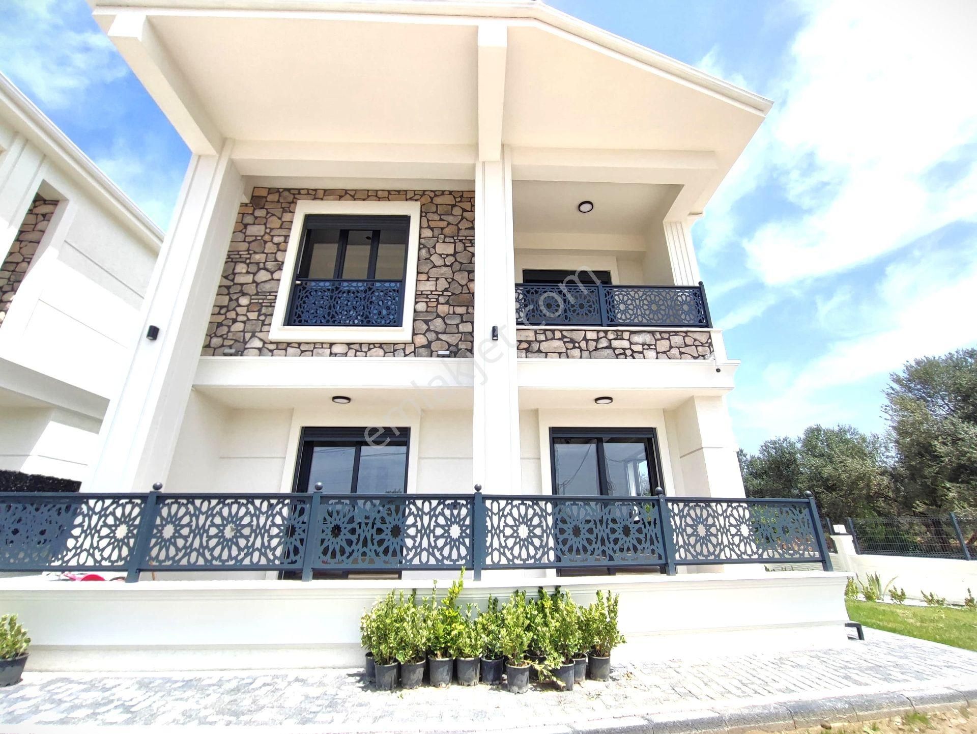 Zamanınızı Daha Keyifli Bir Şekil'de Geçireceğiniz Doğa İle İç İçe Huzur Dolu Lüks 4+1 Satılık Villa - Görsel 2