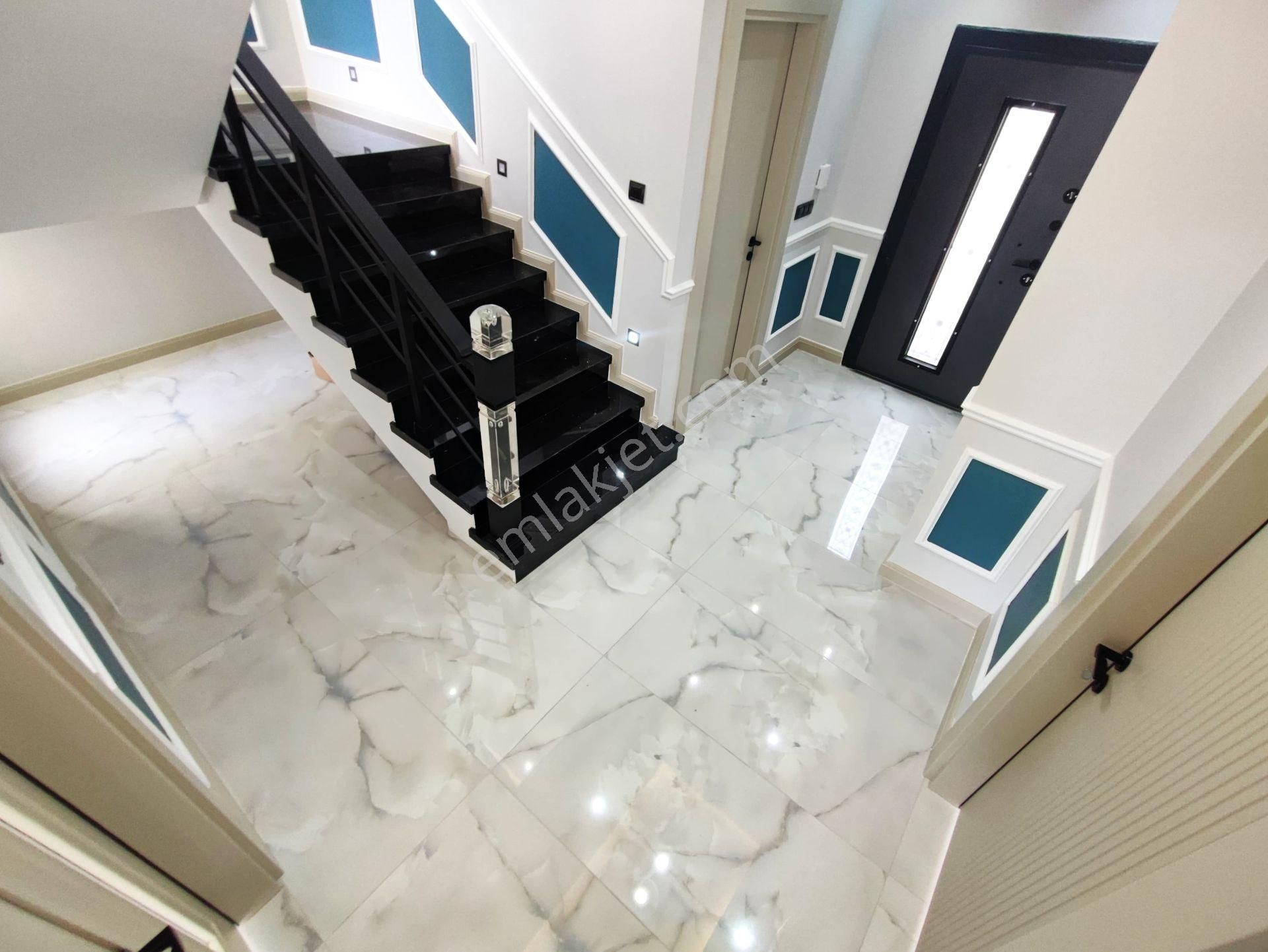 Zamanınızı Daha Keyifli Bir Şekil'de Geçireceğiniz Doğa İle İç İçe Huzur Dolu Lüks 4+1 Satılık Villa - Görsel 13