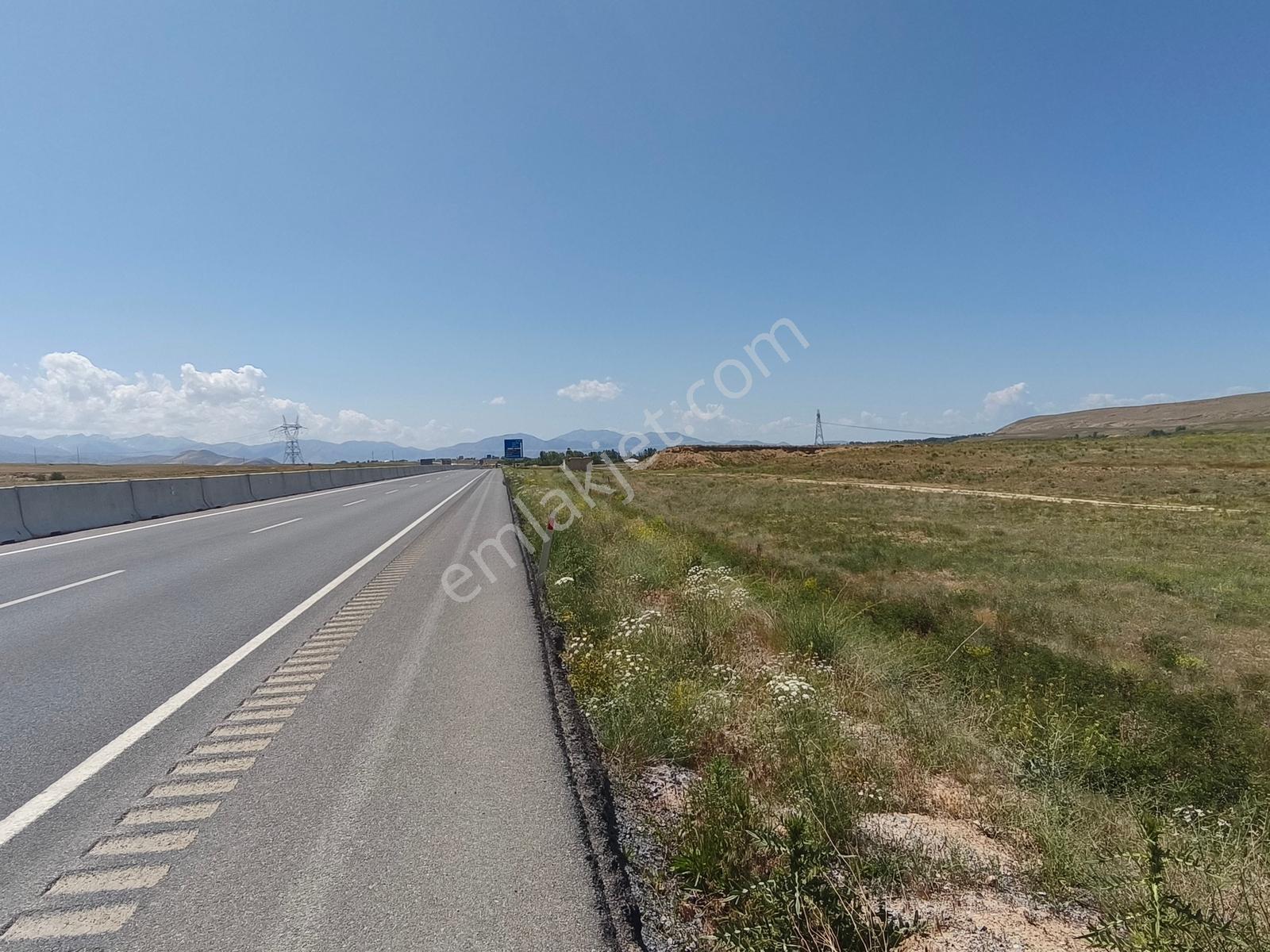 Gevaş / Gürpınar Yoluna Sıfır Satılık 6 Dönüm Arsa - Görsel 11