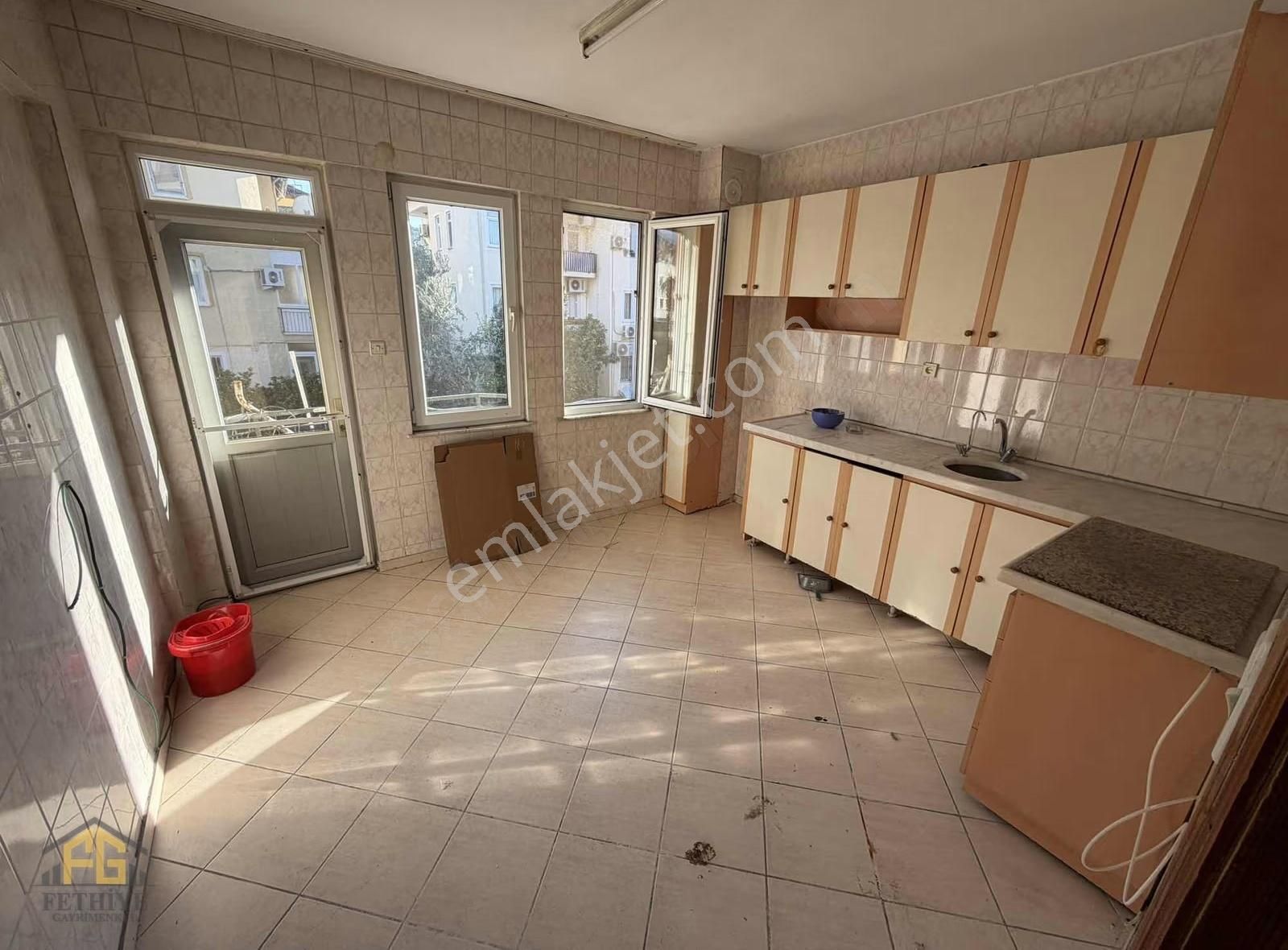 Tuzla Mahallesinde Eşyasız 3+1 Kiralık Daire - Görsel 13