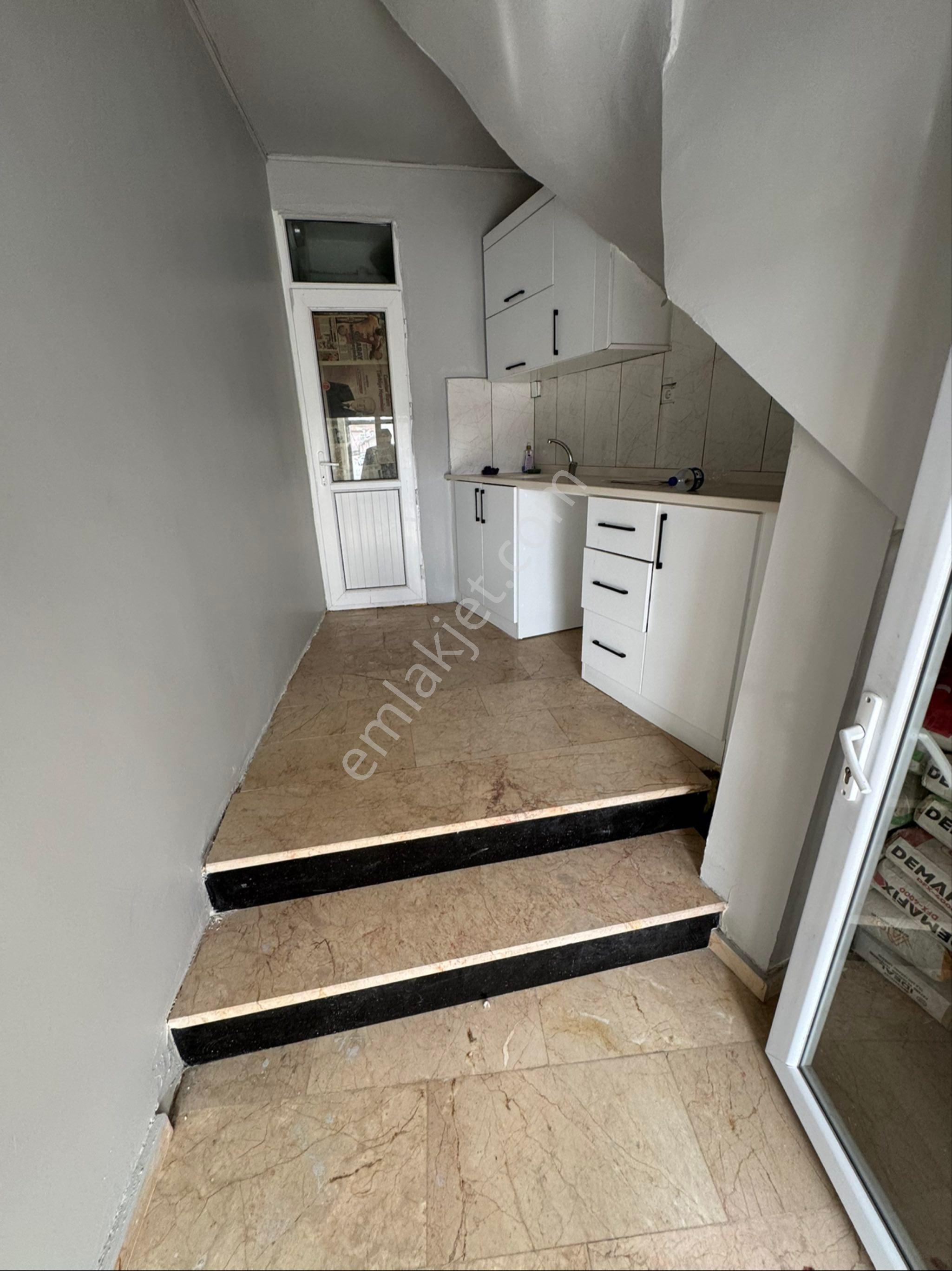 Akören İlçe Merkezinde Komple Satılık 5 Dükkan 3 Daire - Görsel 27