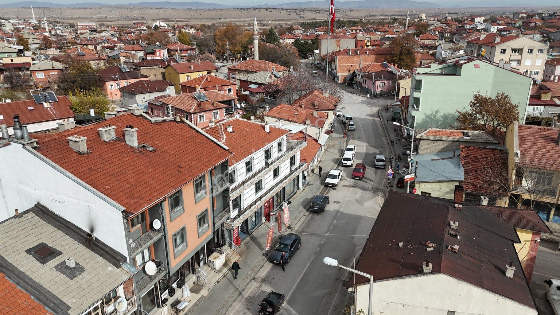 Akören İlçe Merkezinde Komple Satılık 5 Dükkan 3 Daire - Görsel 12