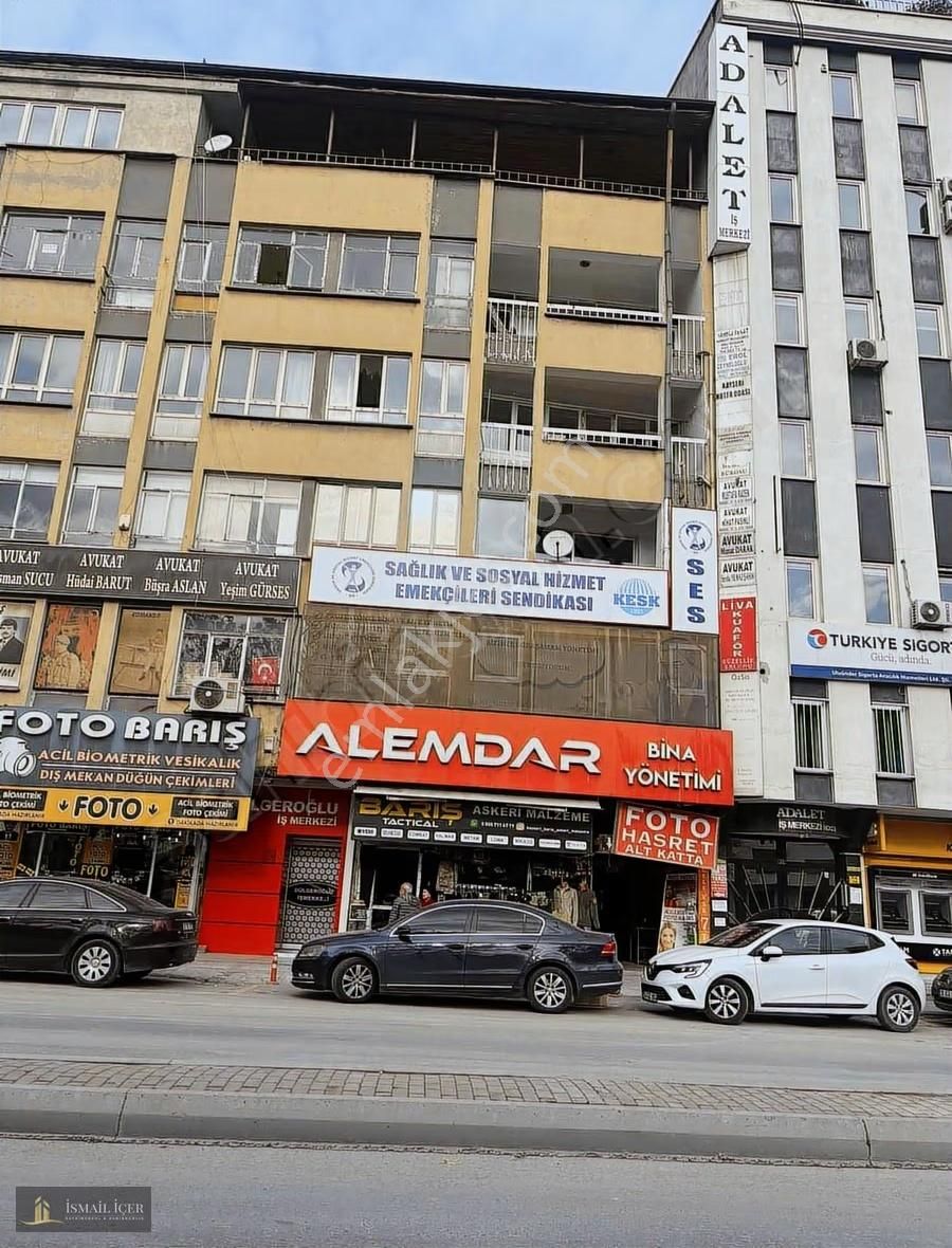 Komando Çarşısı Üzeri 4+1 Büyüklüğünde Geniş Daire